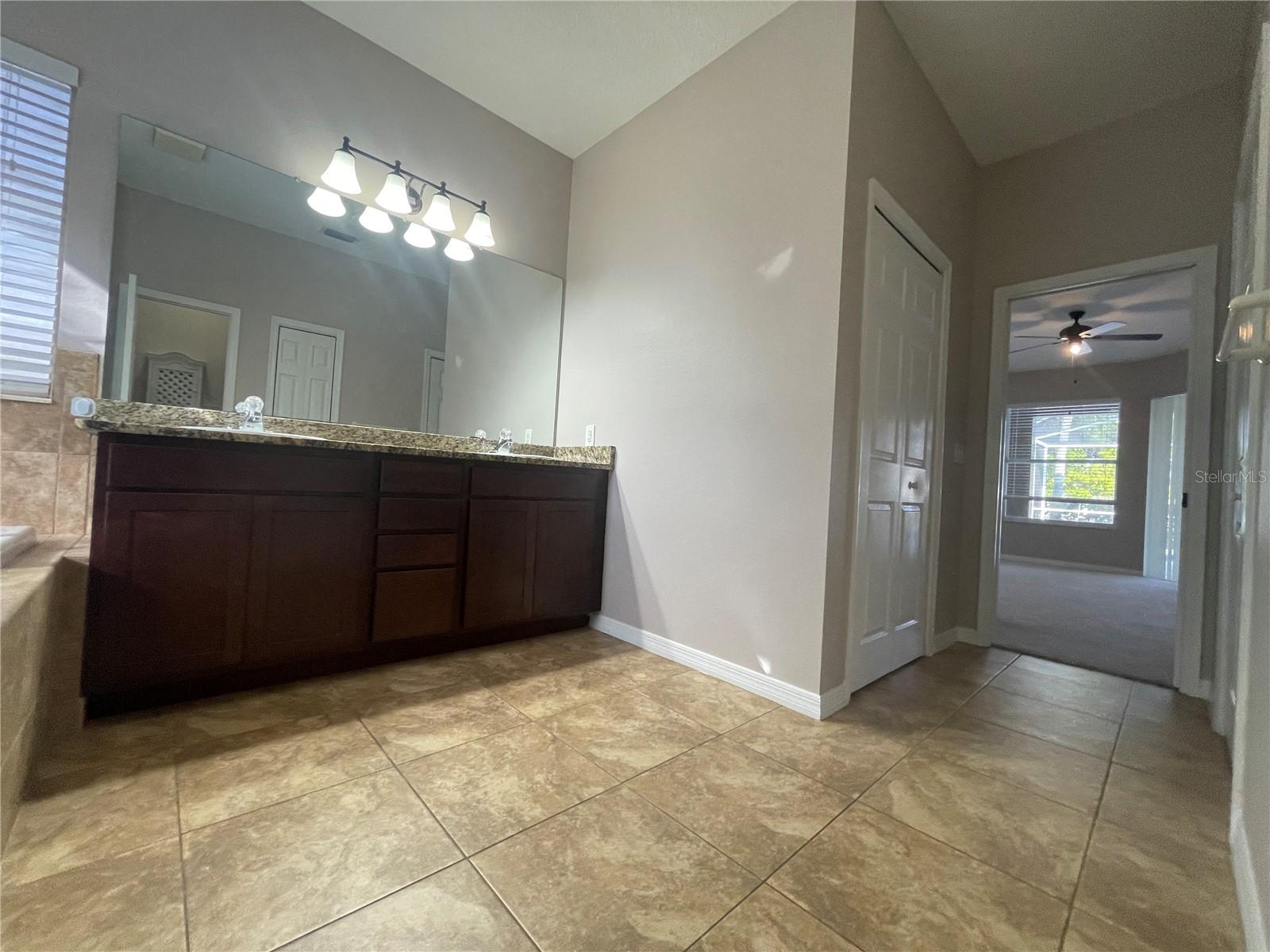 Image 28 of 35 For 17711 Emerald Green Pl