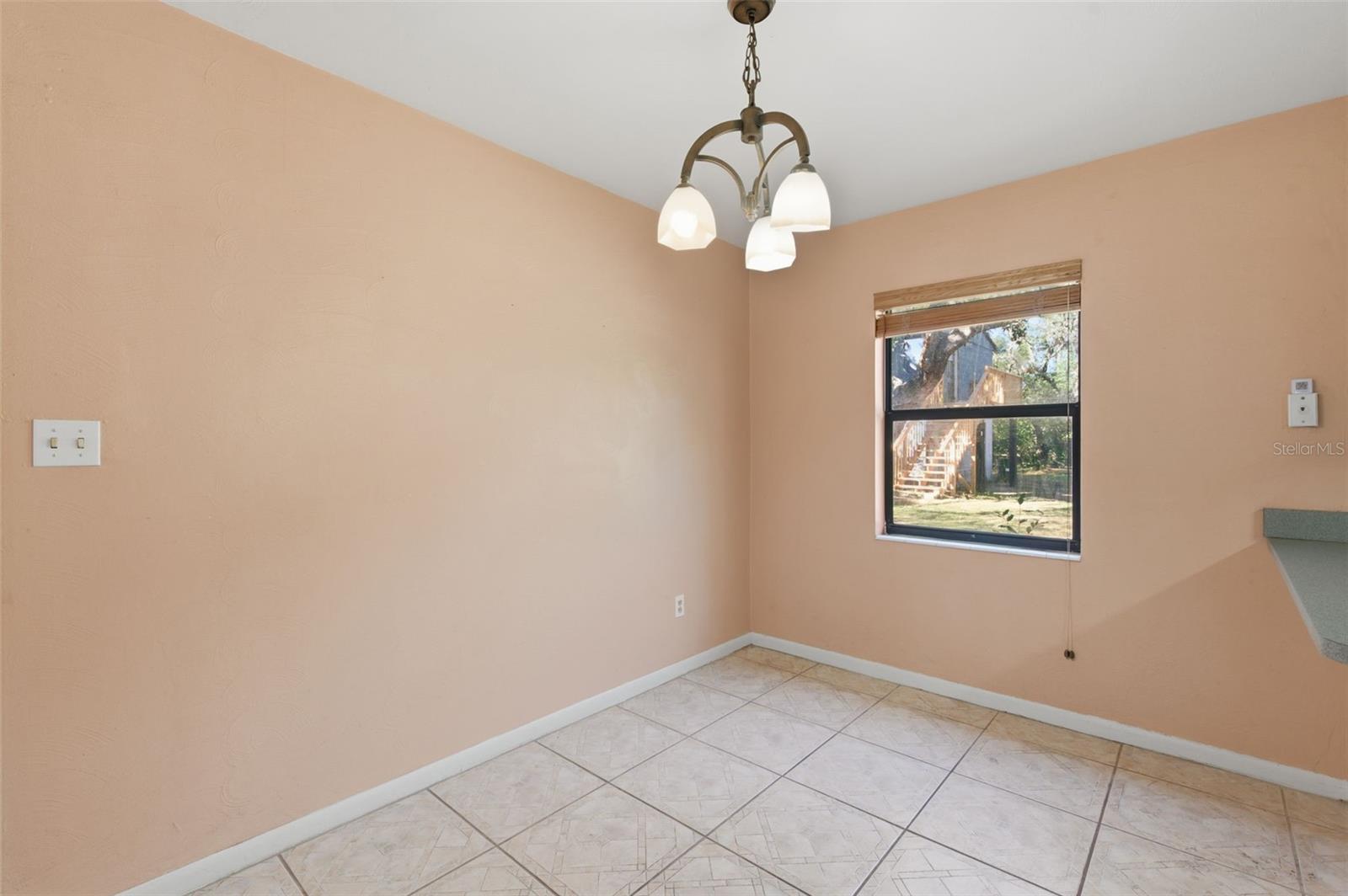 Image 14 of 67 For 1715 Overpar Drive