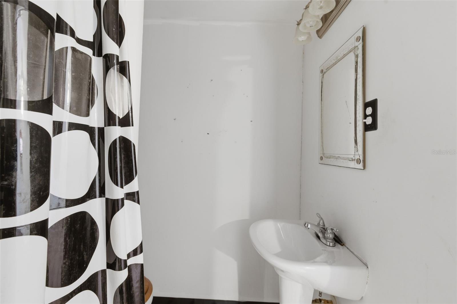 Image 50 of 67 For 1715 Overpar Drive