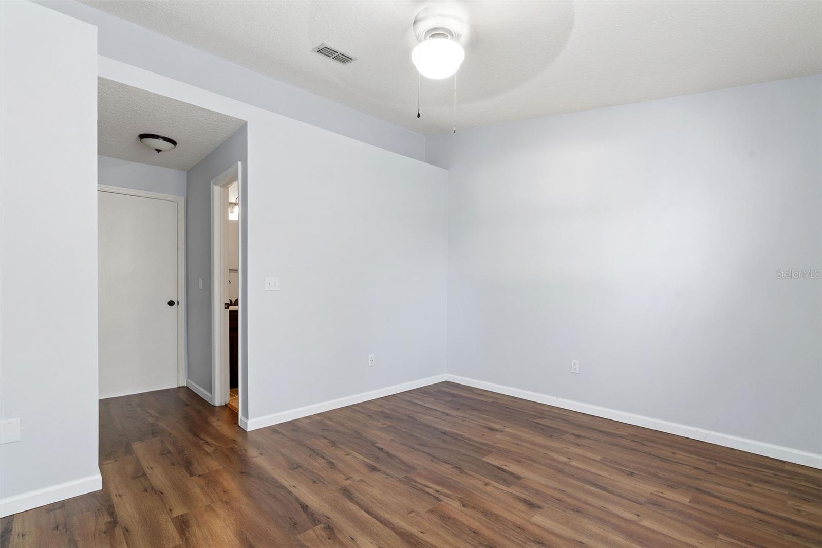 Image 17 of 25 For 8704 Liberty Place