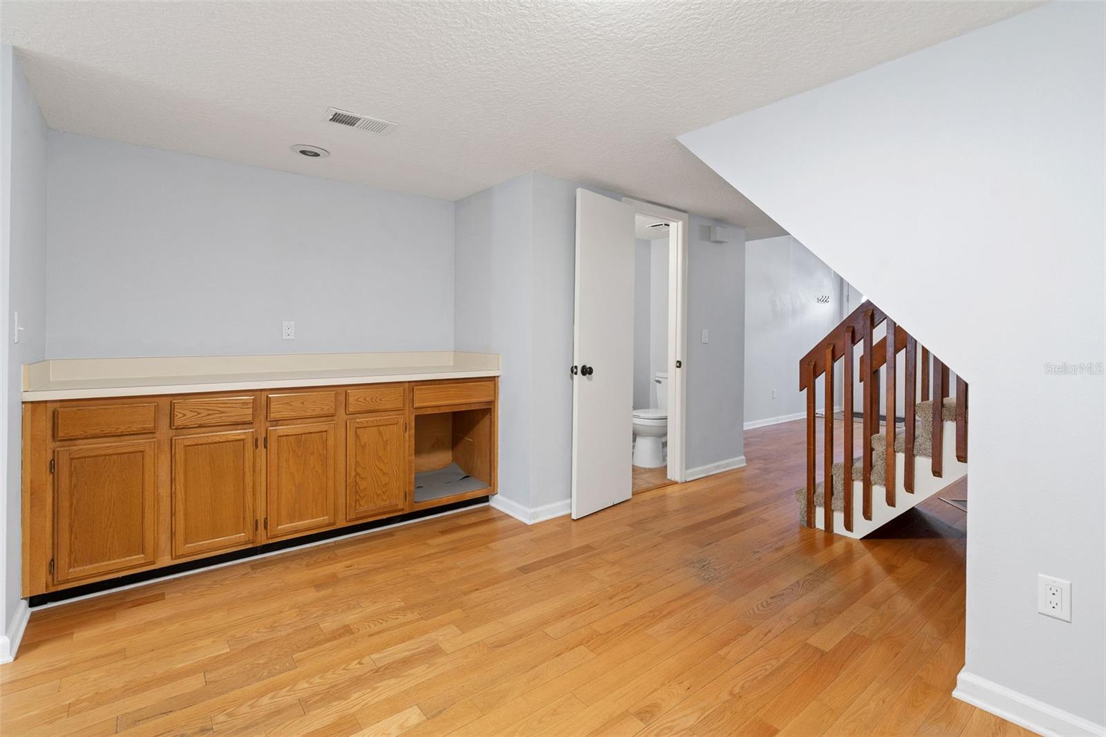 Image 6 of 25 For 8704 Liberty Place