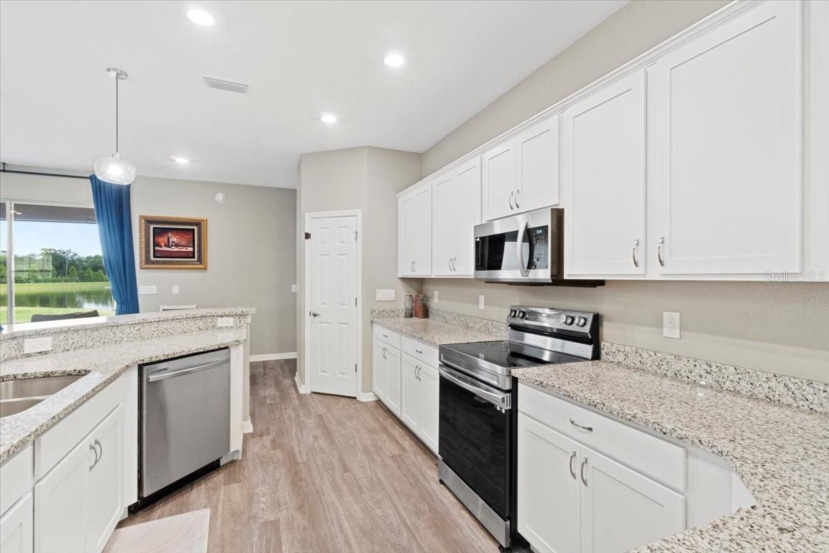 Image 11 of 28 For 16120 67th Court E