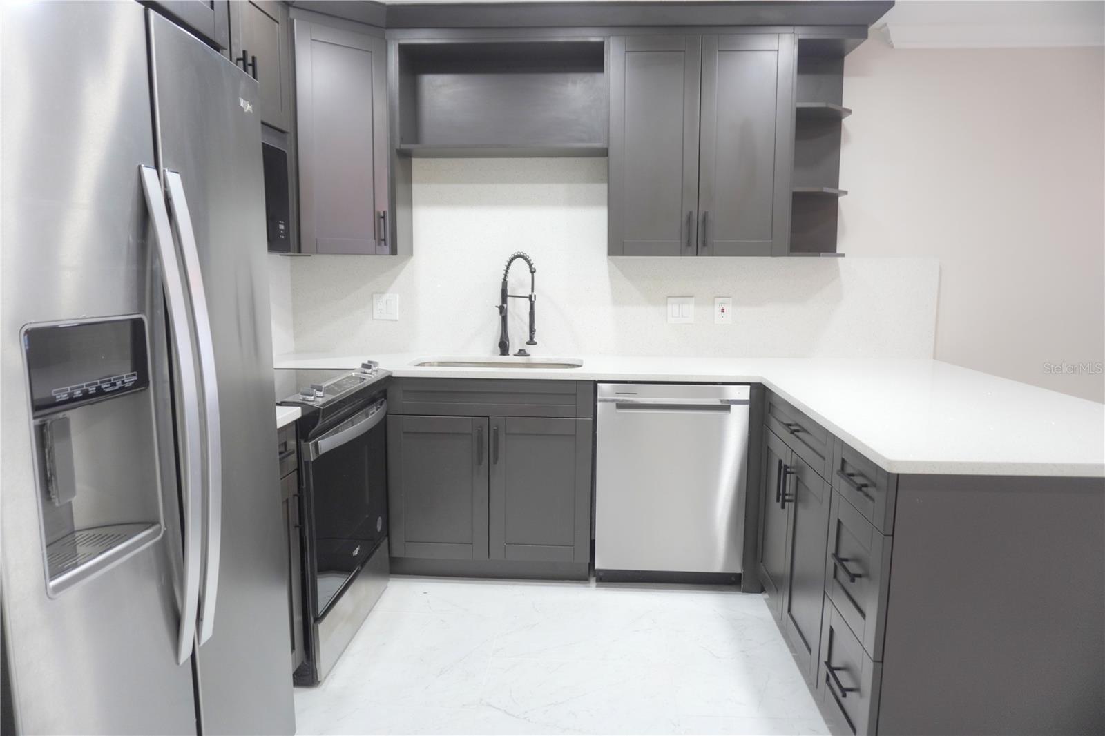 Image 5 of 27 For 8535 Blind Pass Drive 203