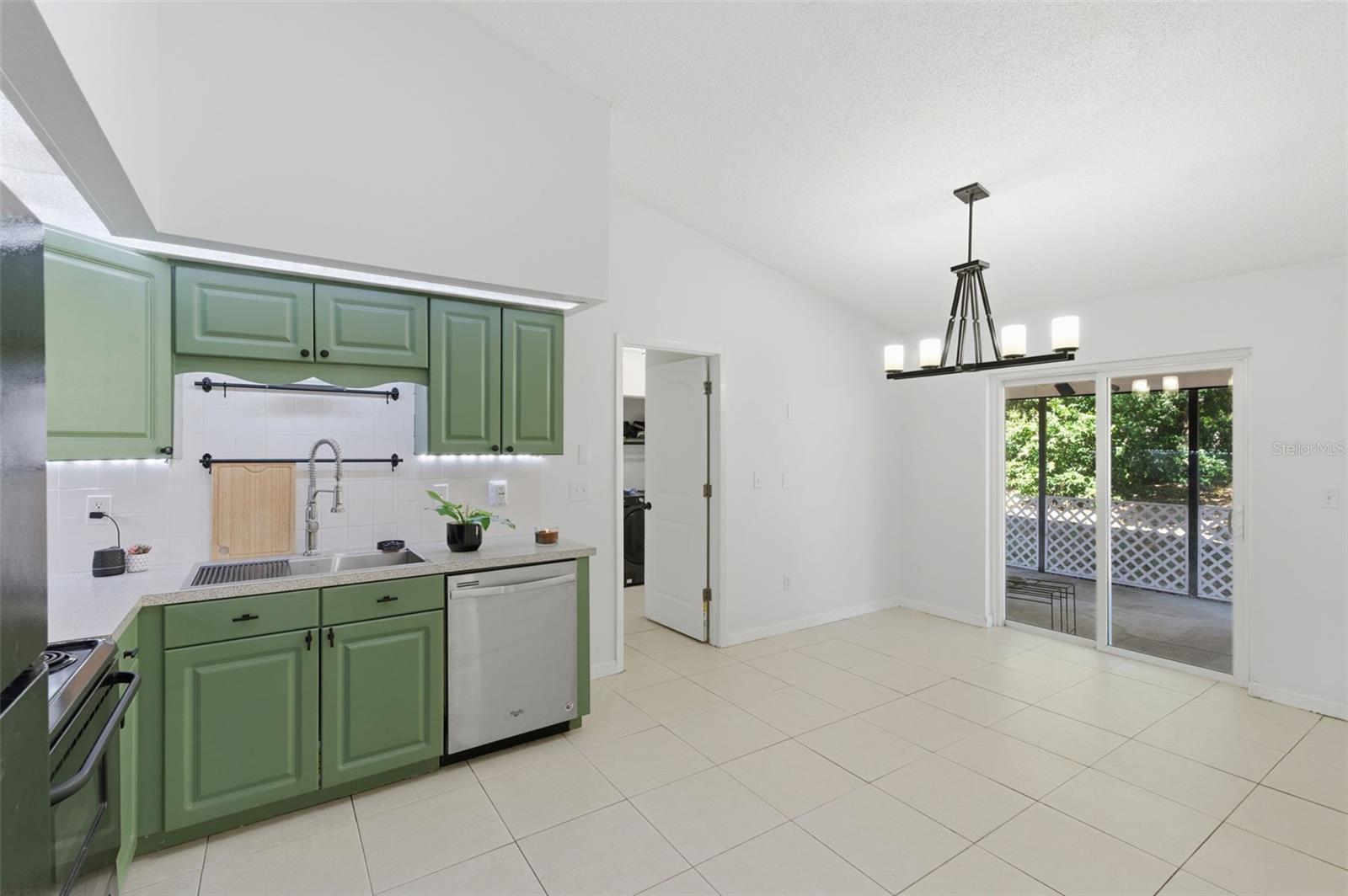 Image 10 of 38 For 821 Pine Street