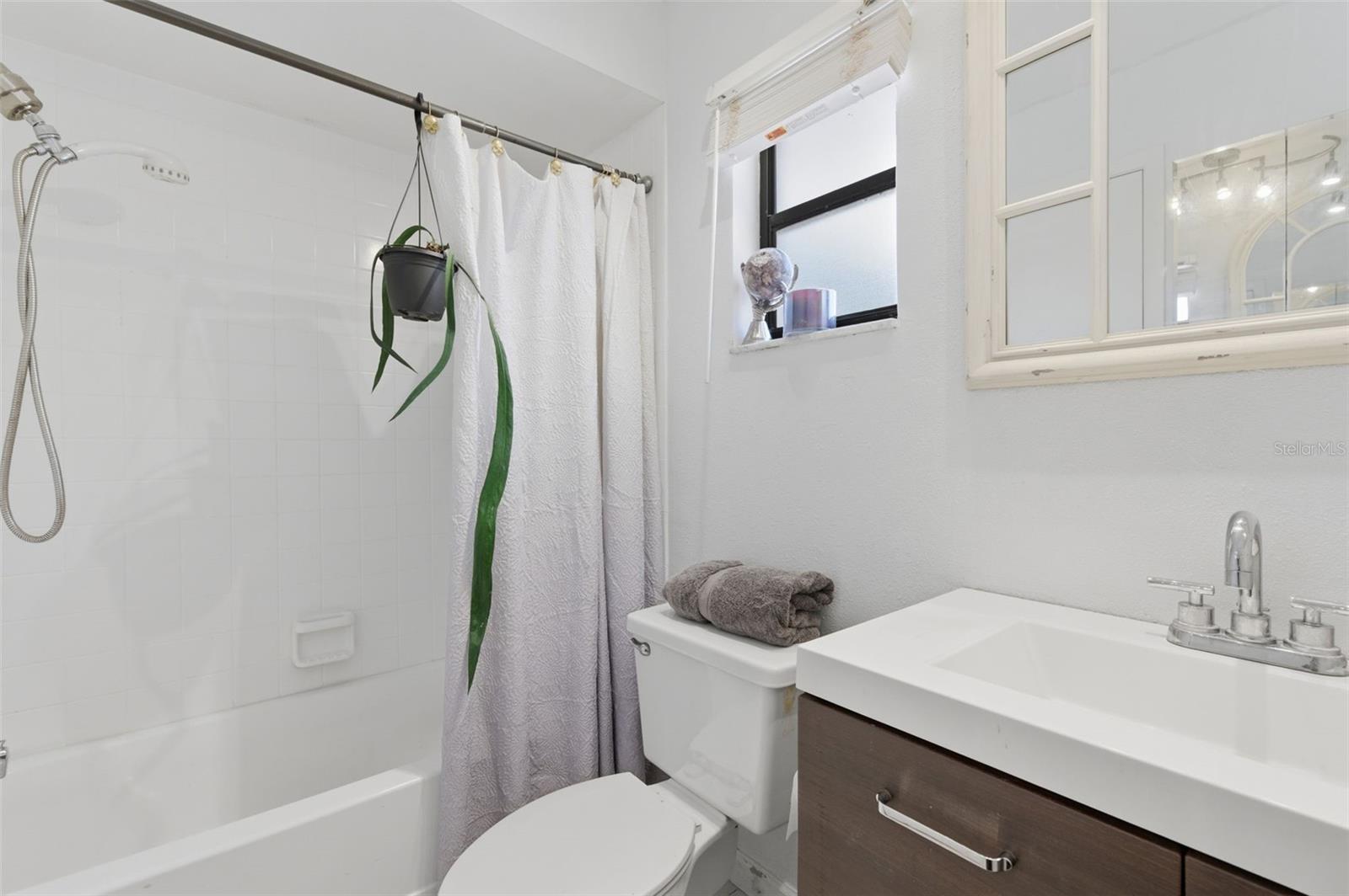 Image 24 of 38 For 821 Pine Street