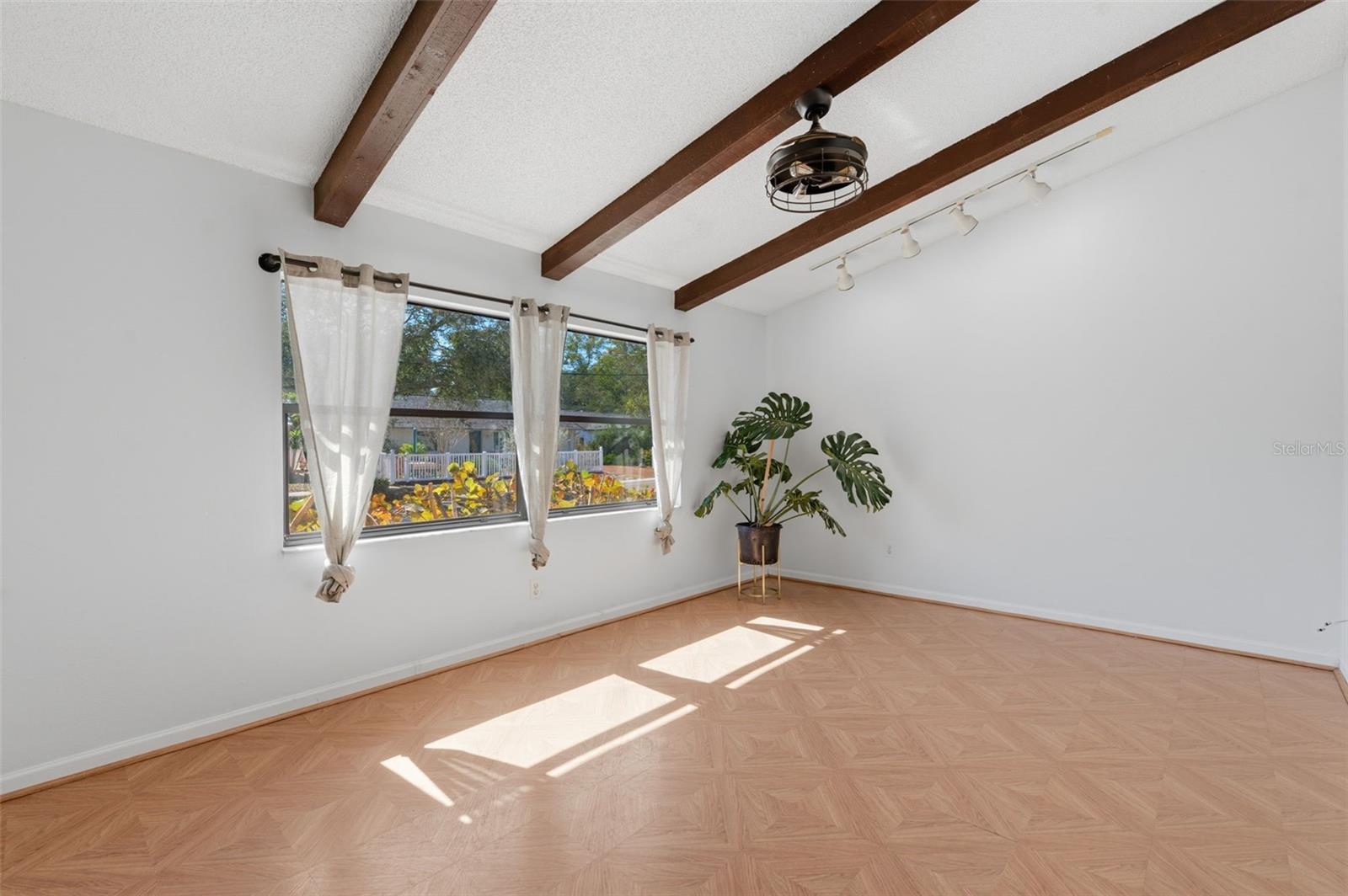 Image 5 of 38 For 821 Pine Street