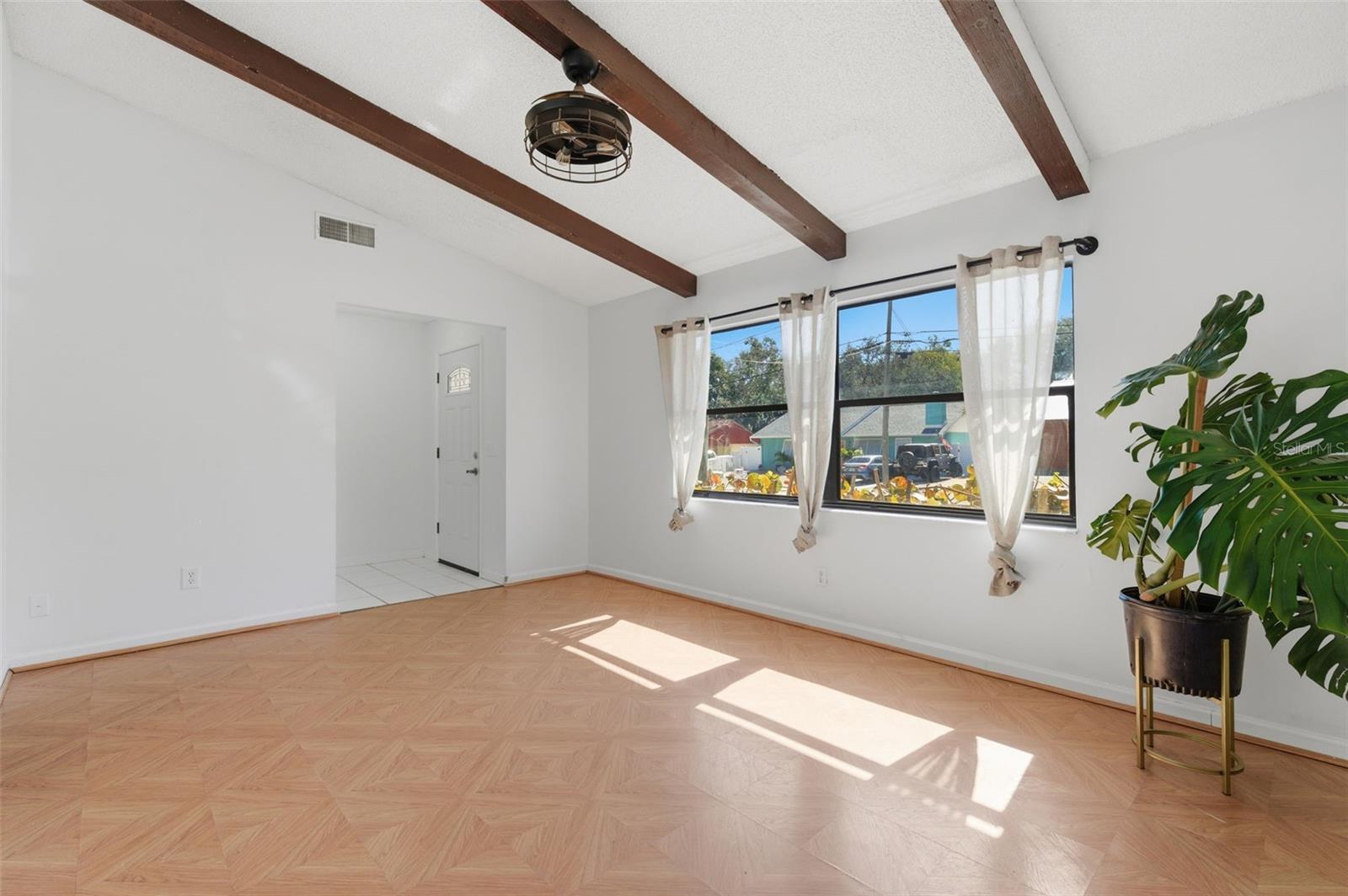 Image 6 of 38 For 821 Pine Street