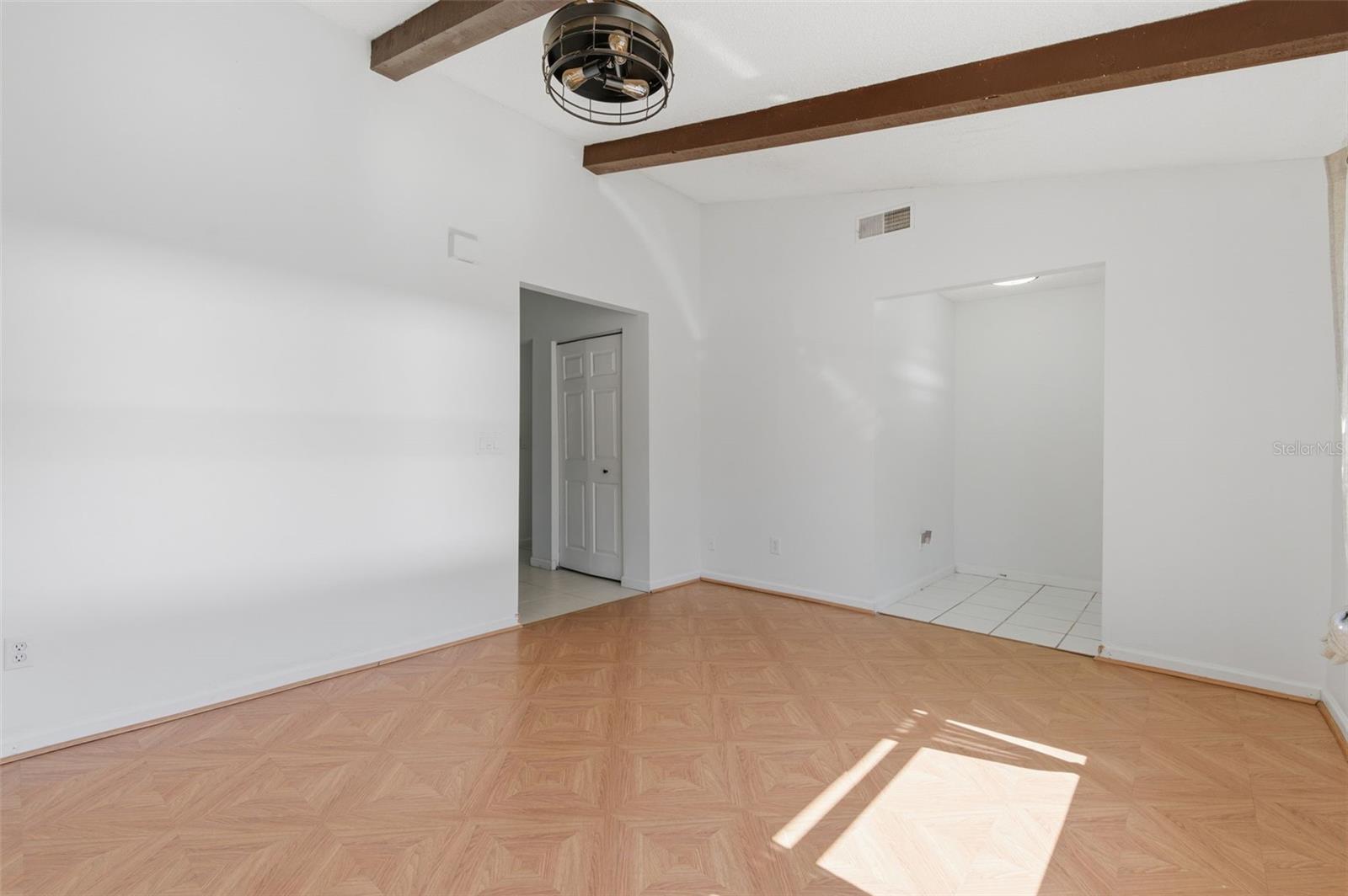 Image 7 of 38 For 821 Pine Street