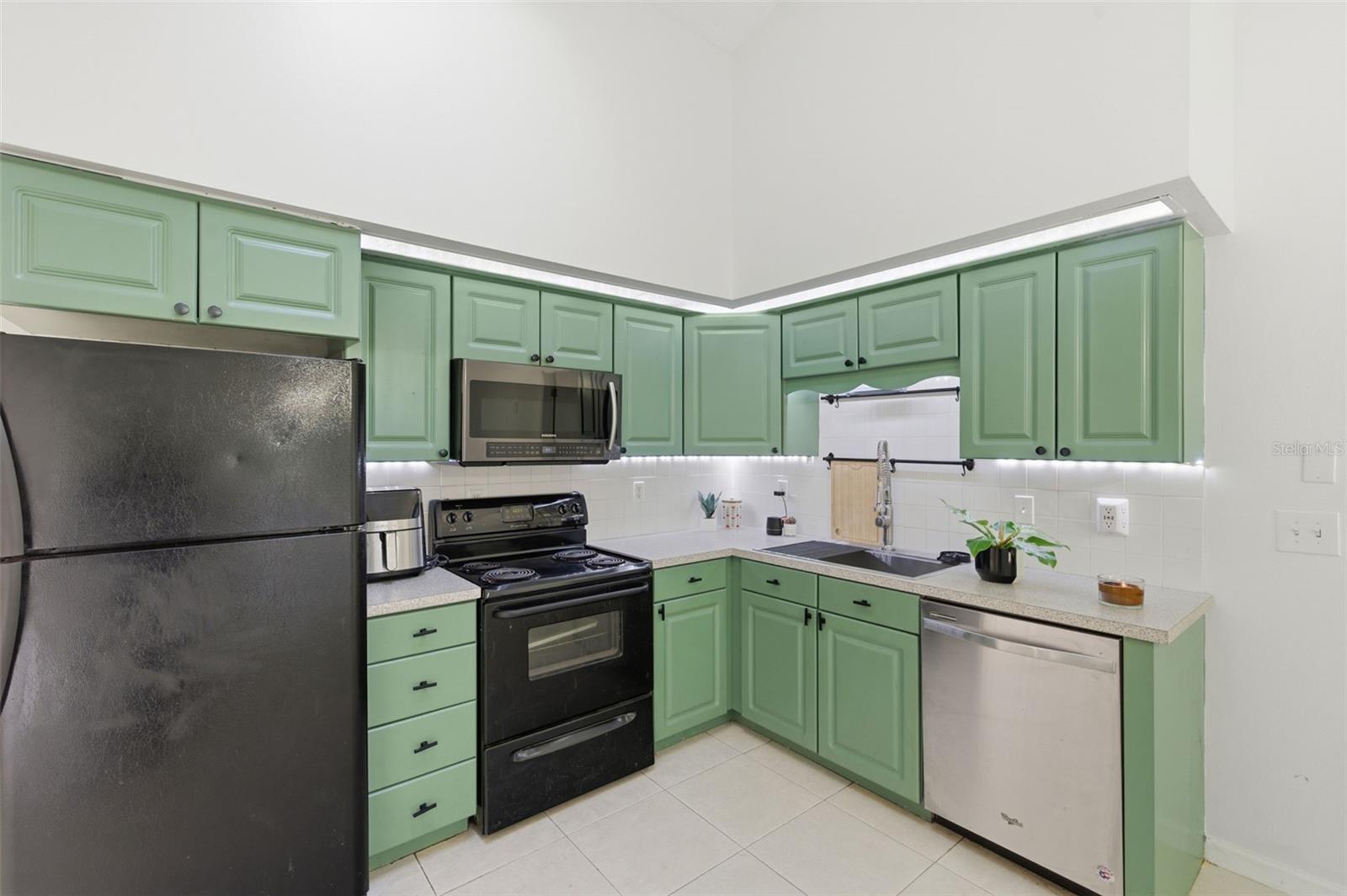 Image 8 of 38 For 821 Pine Street