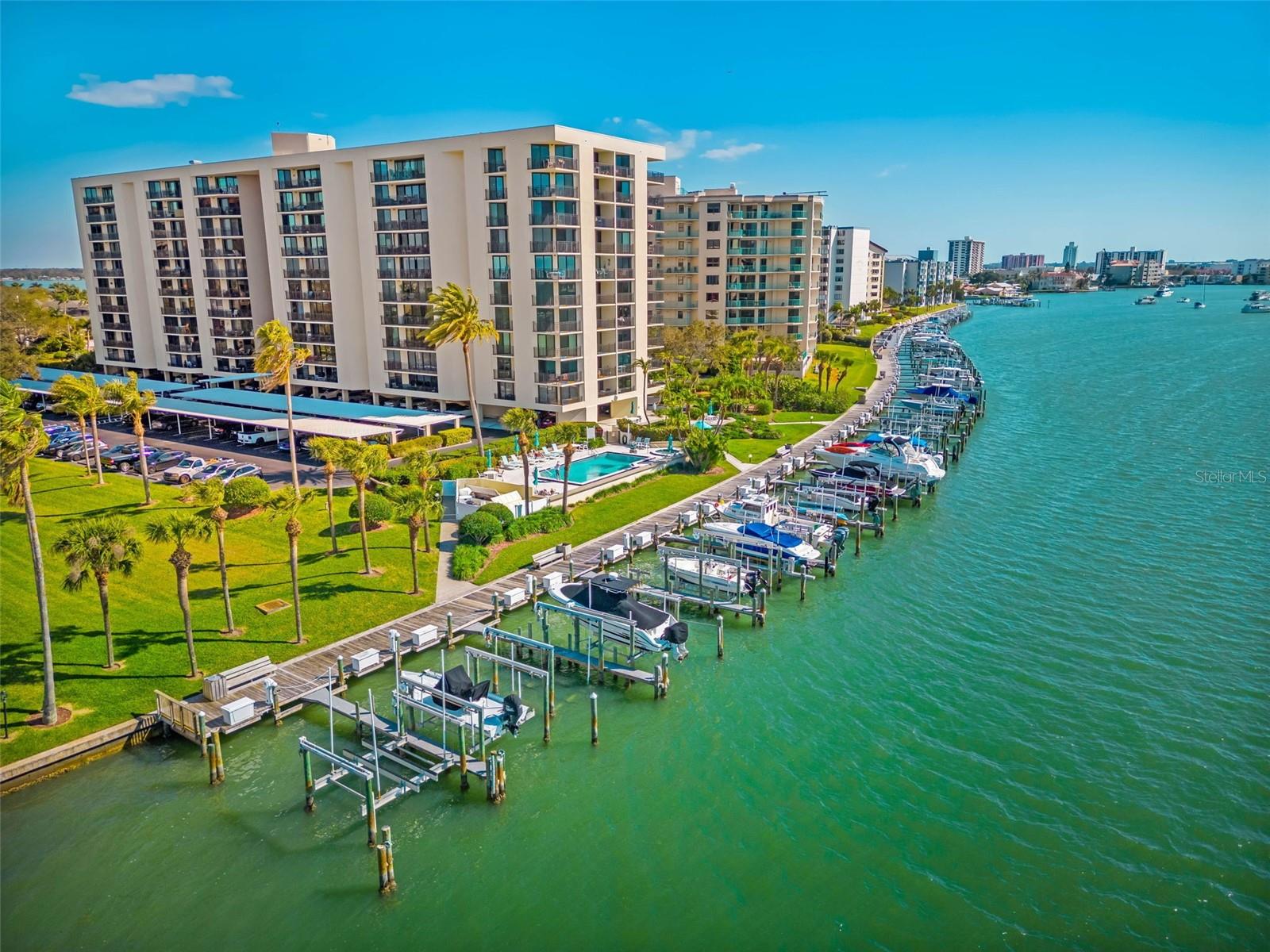 Image 2 of 37 For 690 Island Way 1109