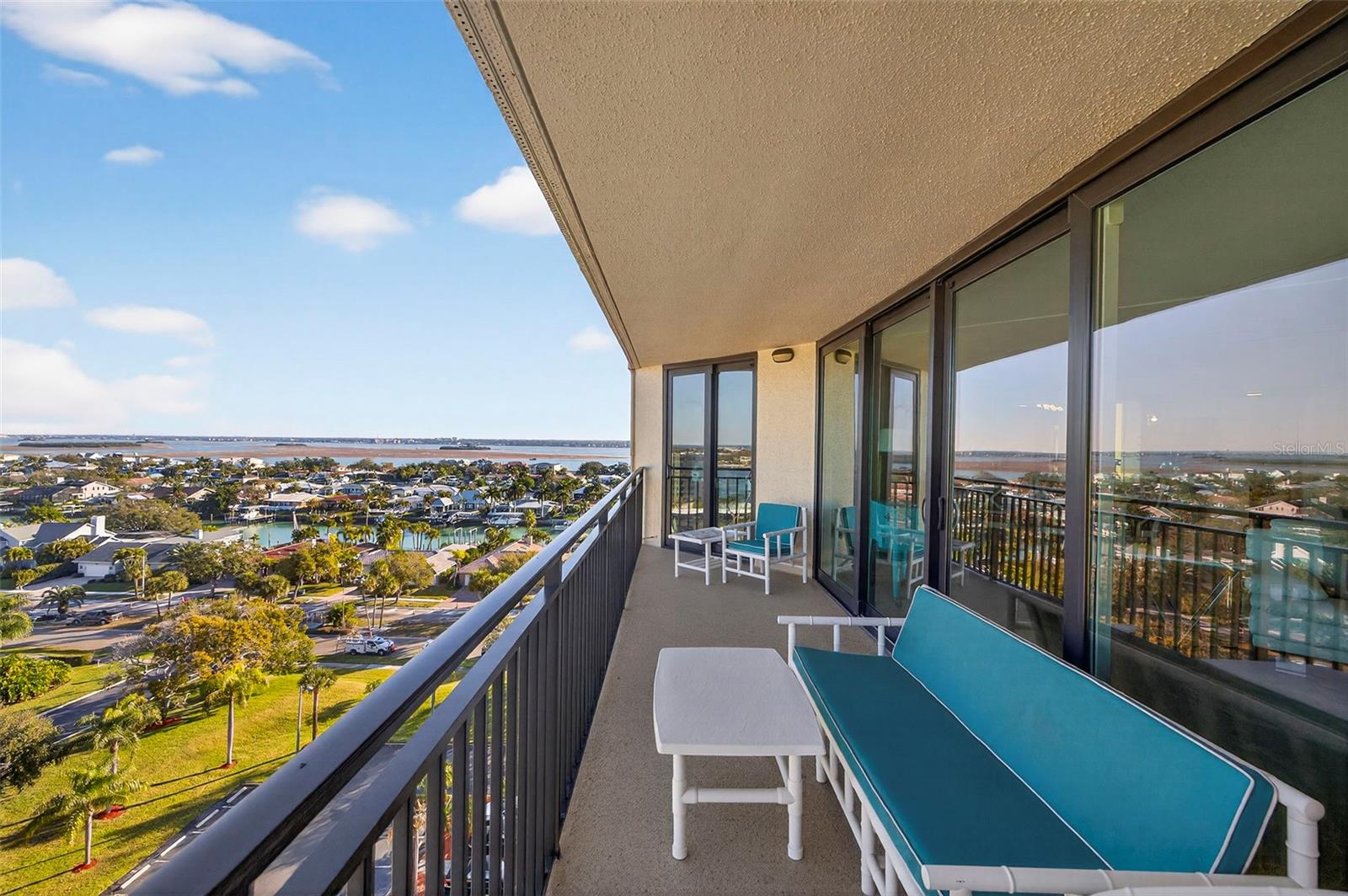 Image 31 of 37 For 690 Island Way 1109