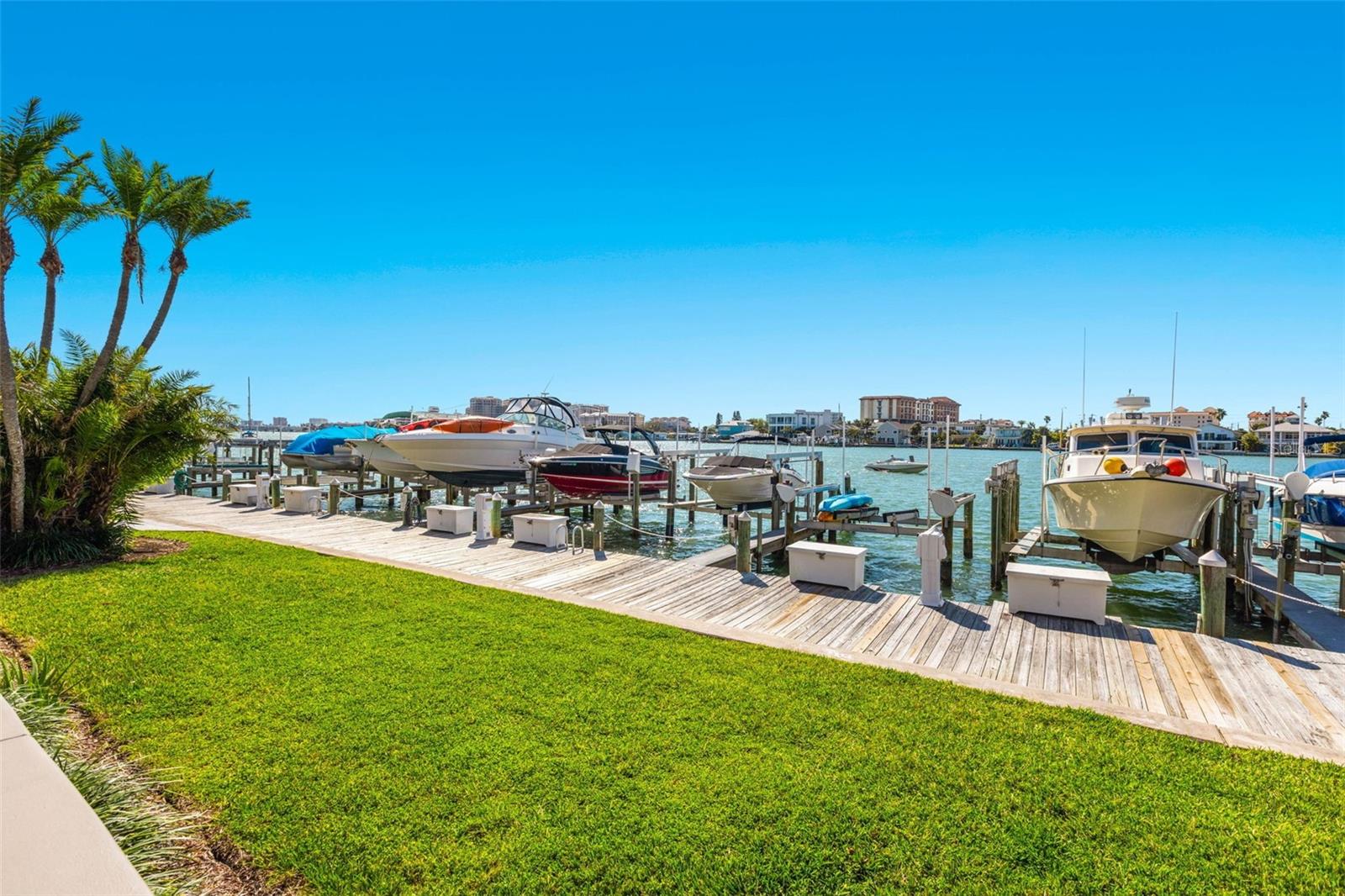 Image 33 of 37 For 690 Island Way 1109