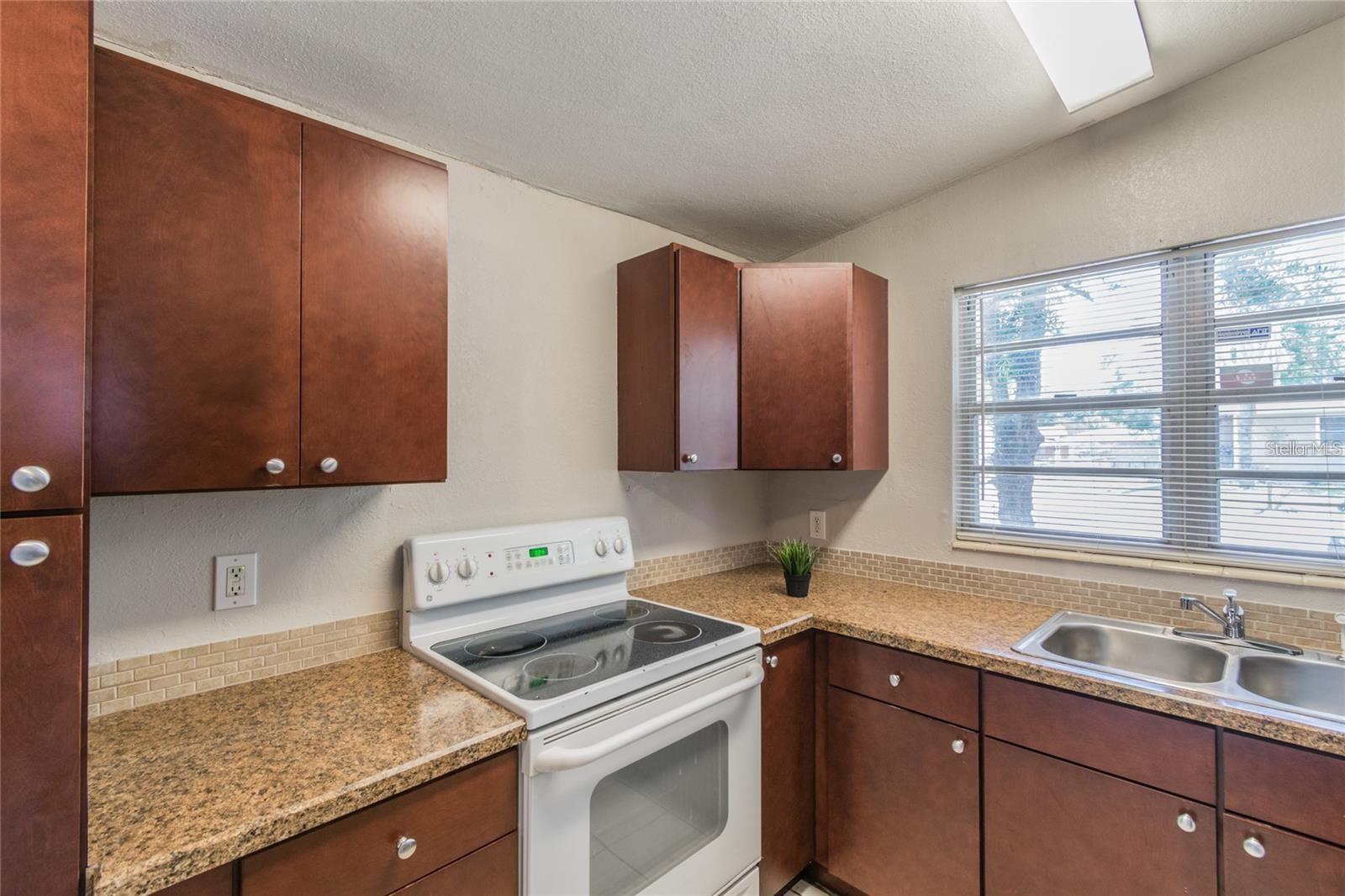 Image 8 of 35 For 1911 Saint Conrad Street