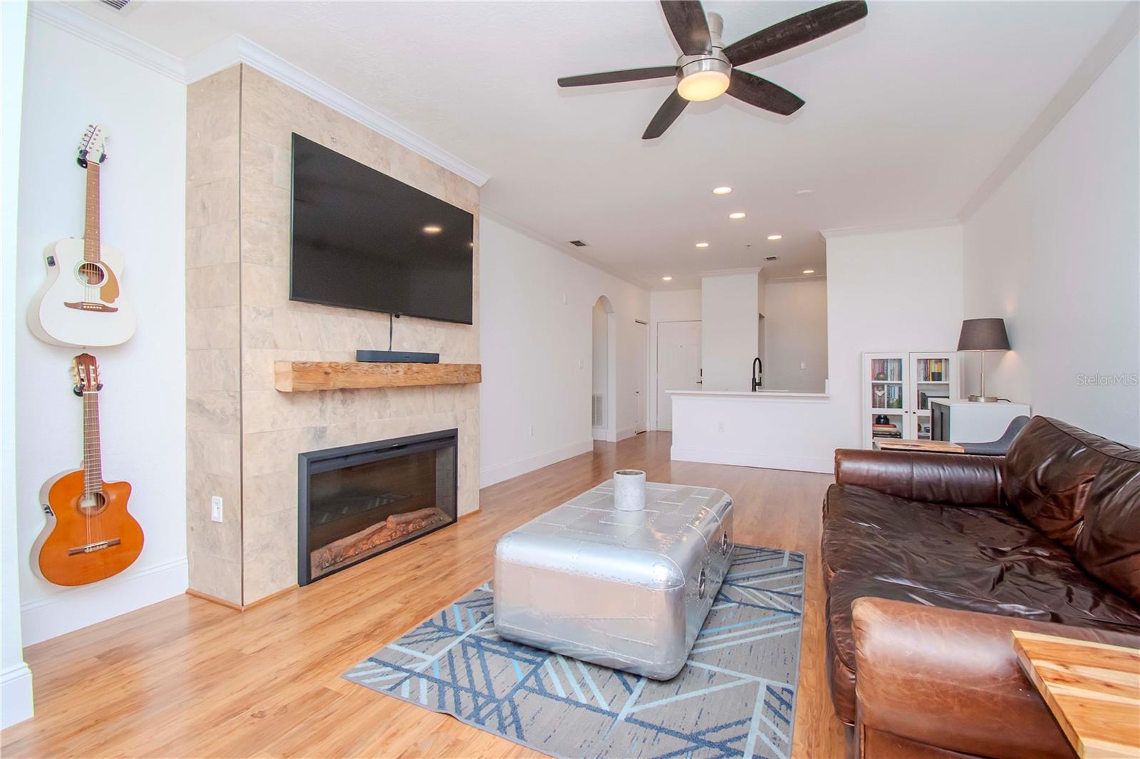 Image 11 of 45 For 2732 Via Murano  524