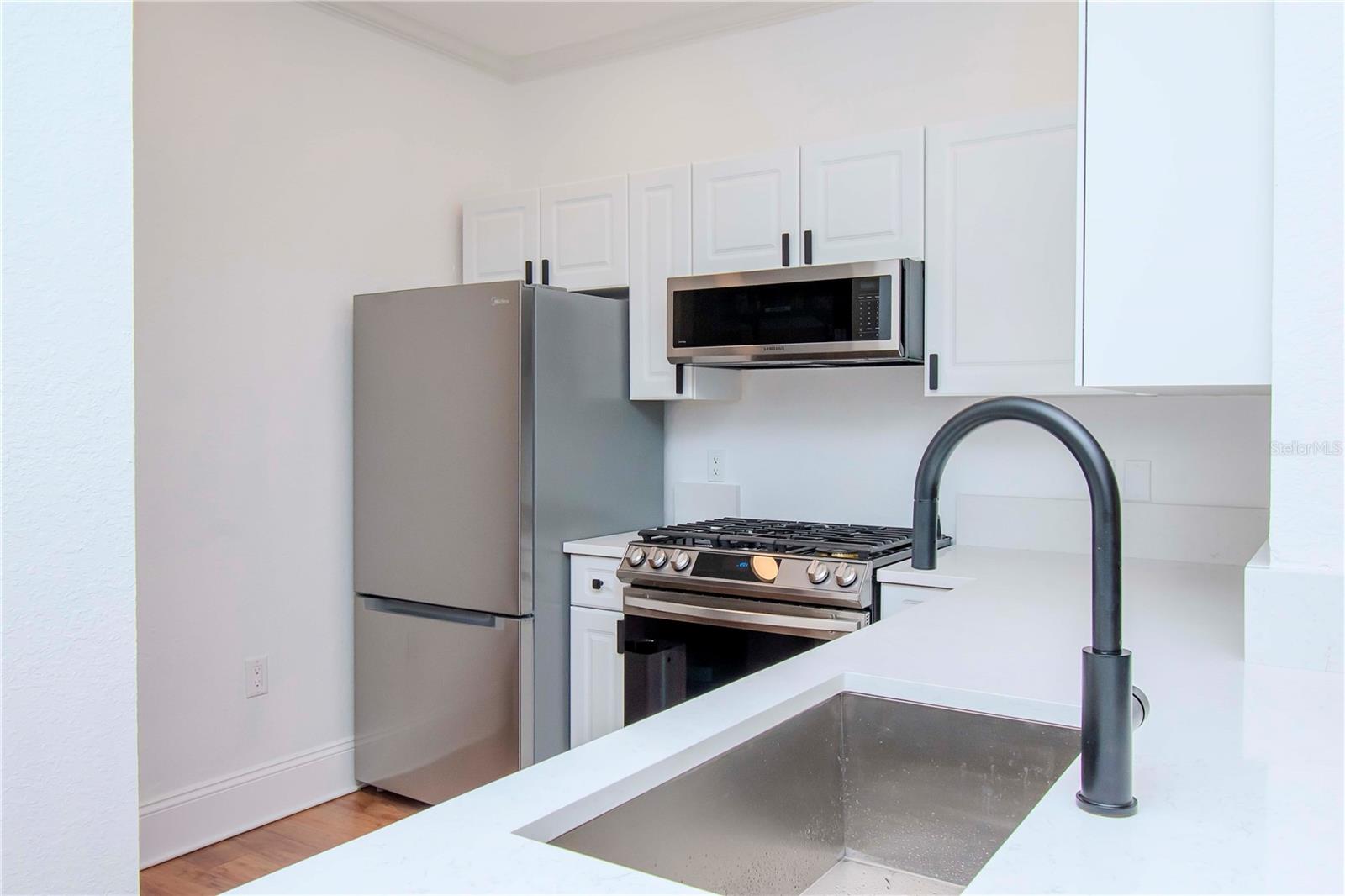 Image 15 of 45 For 2732 Via Murano  524