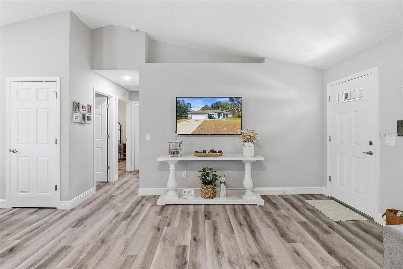 Image 14 of 46 For 8776 Athens Drive