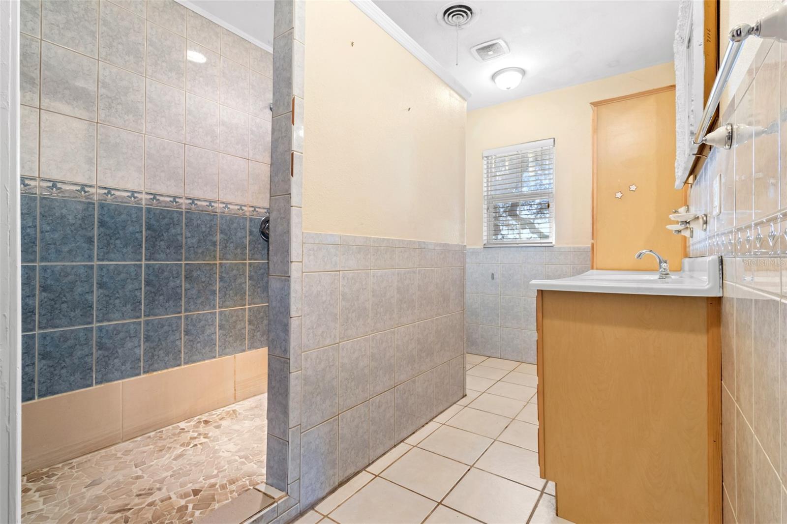 Image 13 of 30 For 24242 Cortez Boulevard