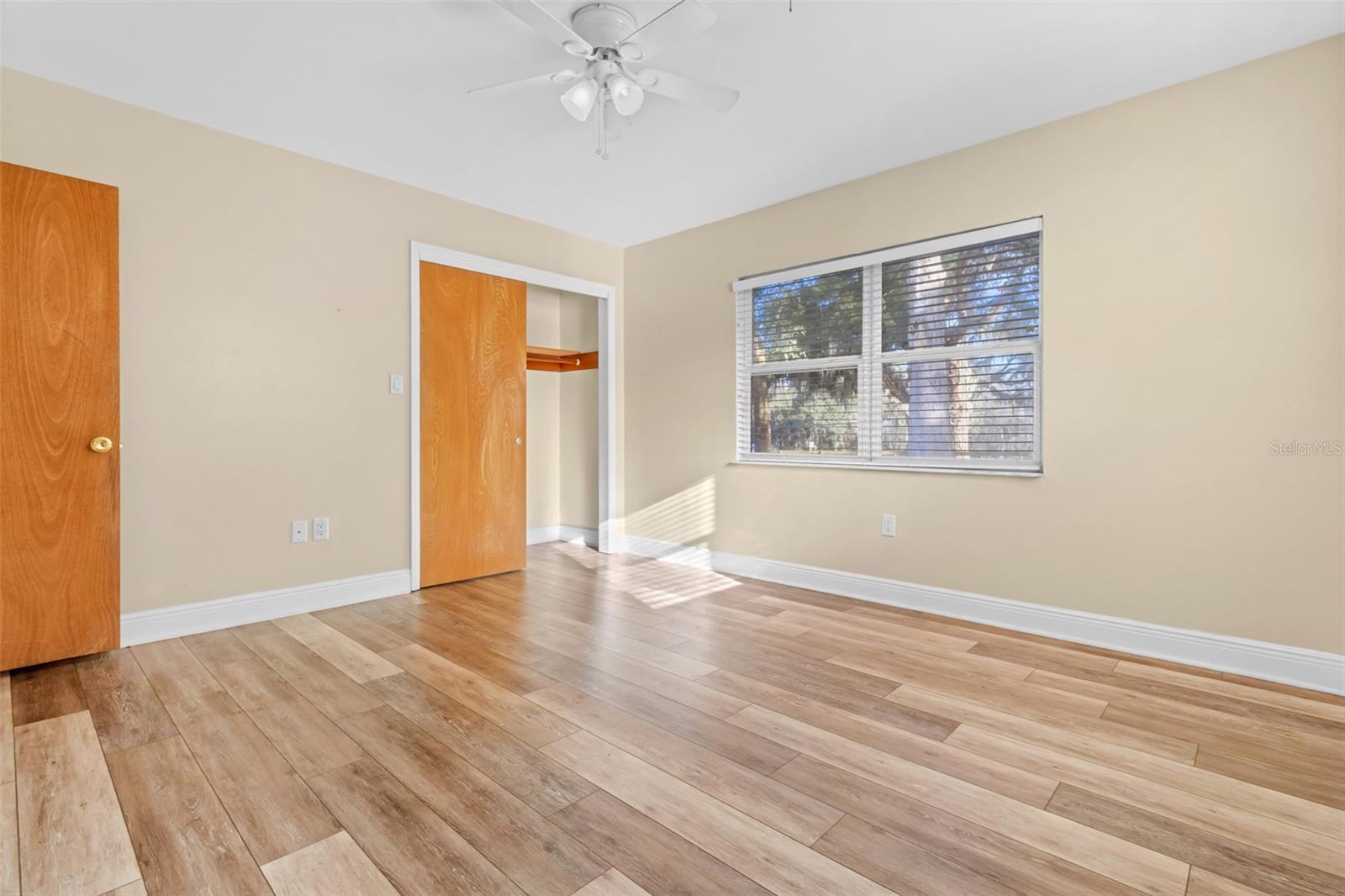 Image 18 of 30 For 24242 Cortez Boulevard