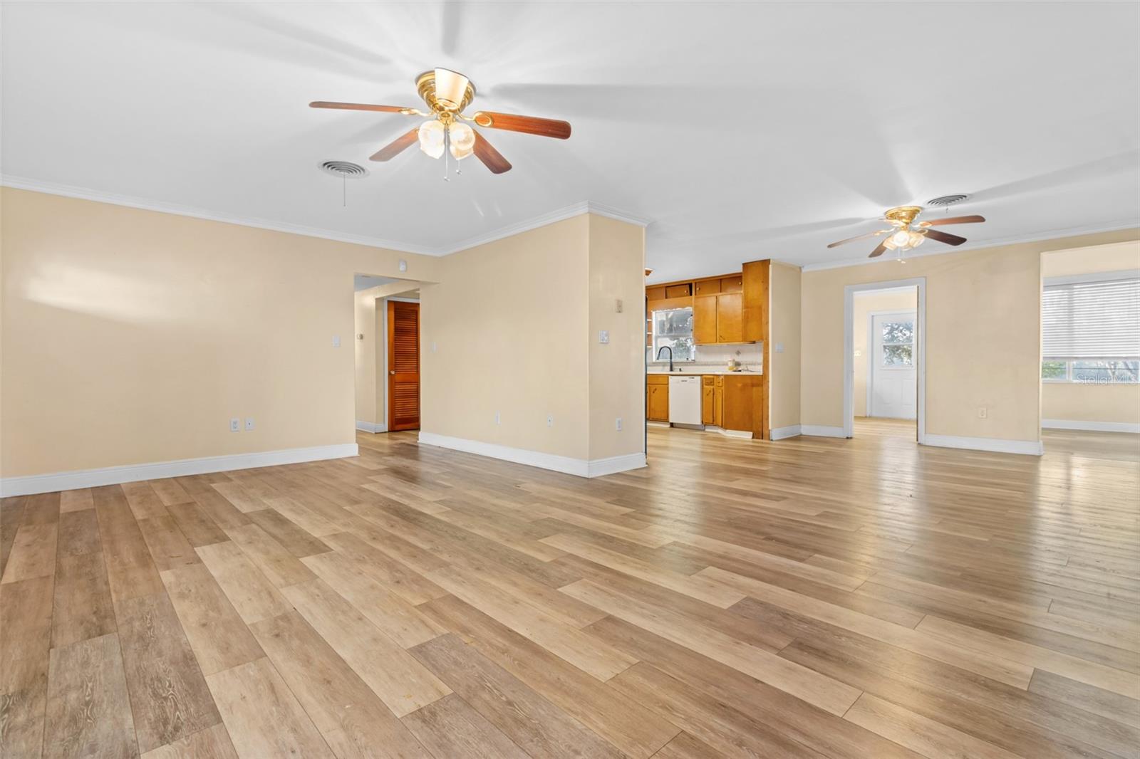 Image 8 of 30 For 24242 Cortez Boulevard