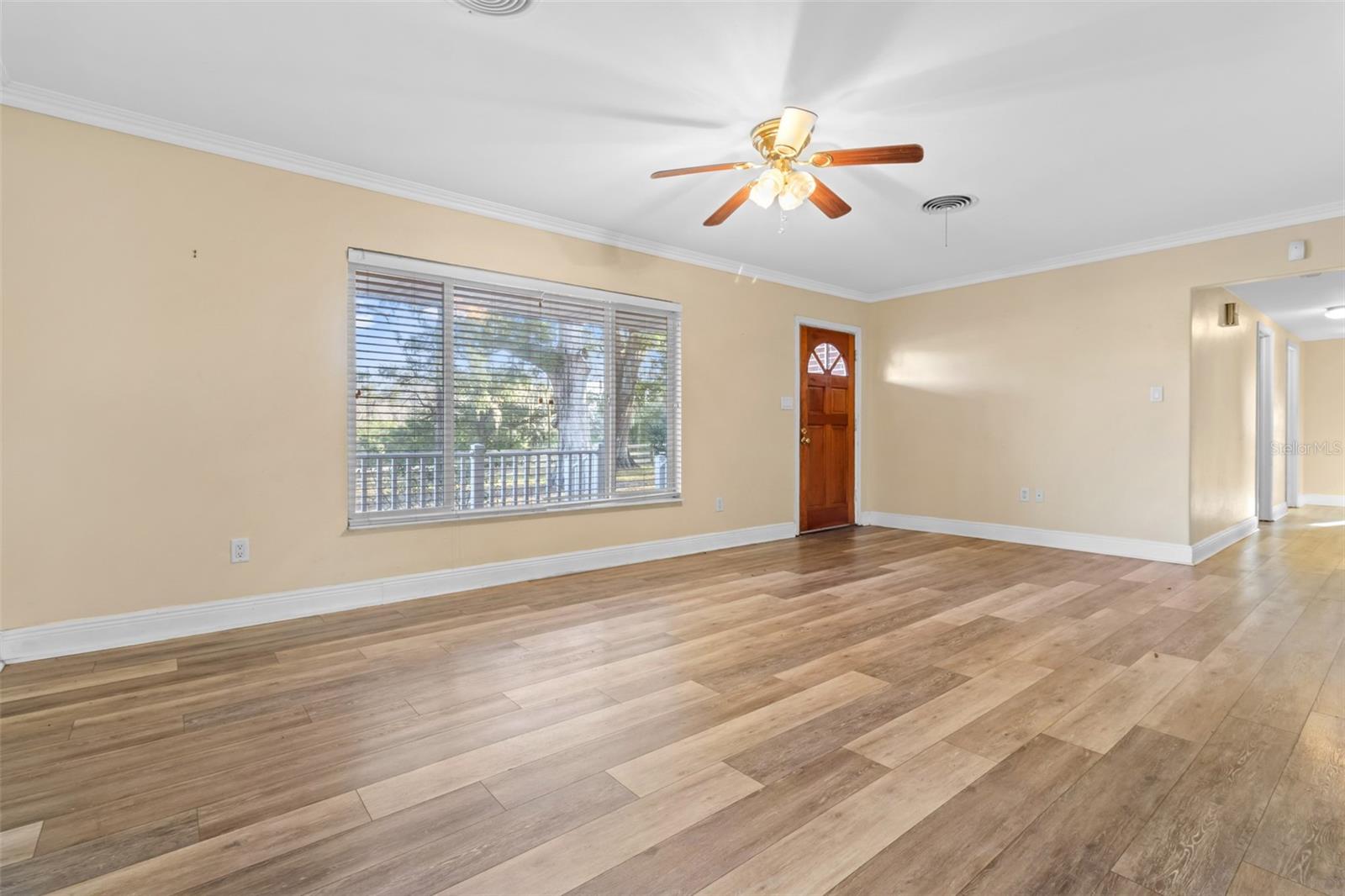 Image 9 of 30 For 24242 Cortez Boulevard