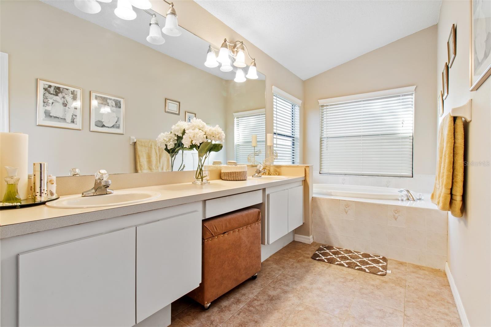 Image 22 of 28 For 11264 Copley Court