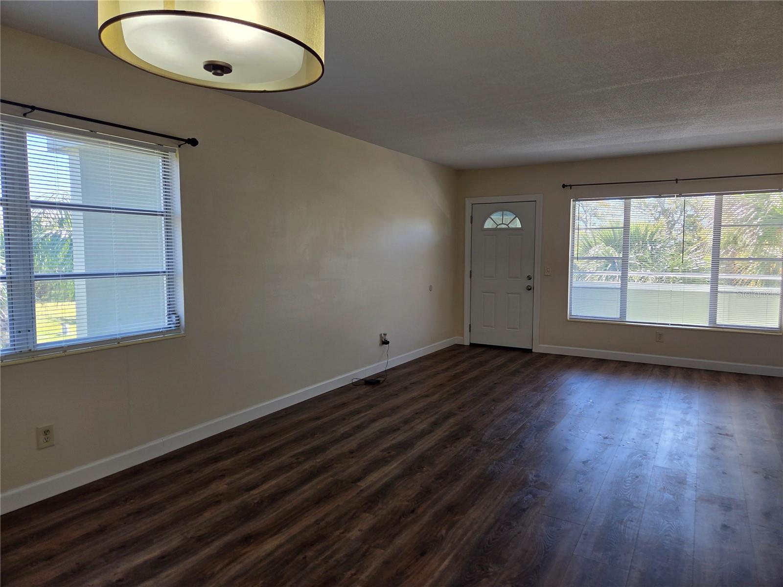 Image 9 of 30 For 2448 Columbia Drive 72