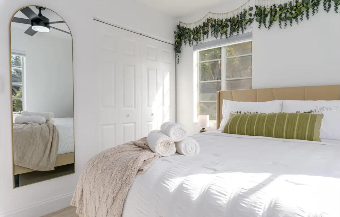 Image 21 of 32 For 6650 4th Avenue N