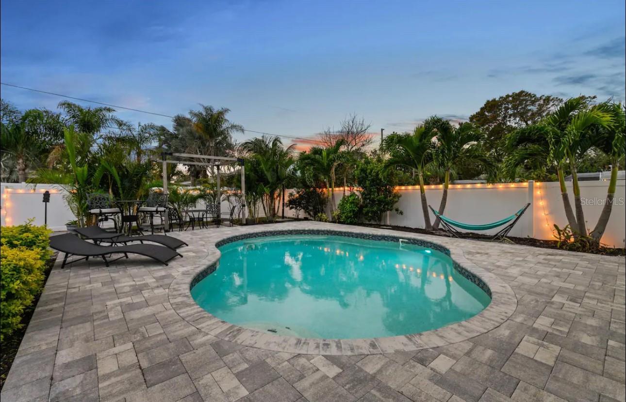 Image 27 of 32 For 6650 4th Avenue N