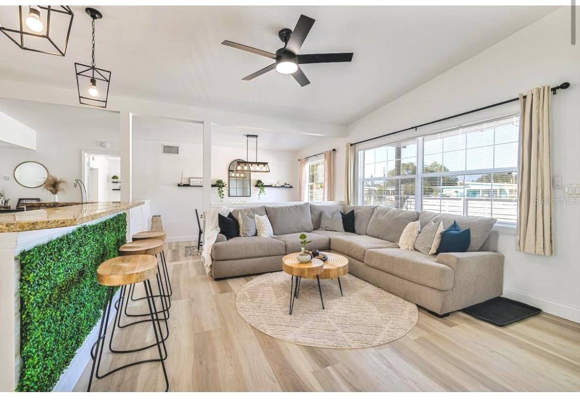 Image 4 of 32 For 6650 4th Avenue N