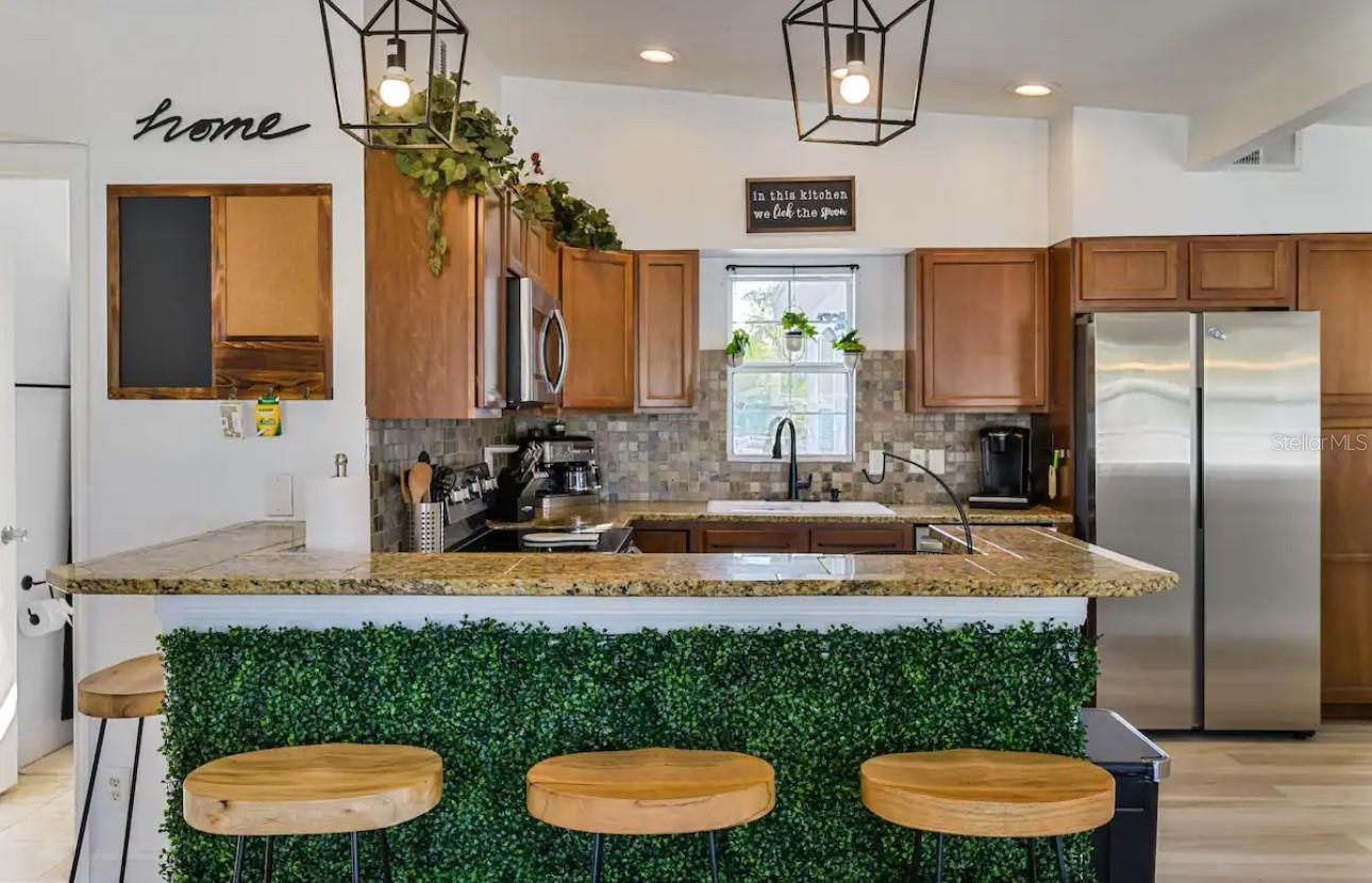 Image 8 of 32 For 6650 4th Avenue N