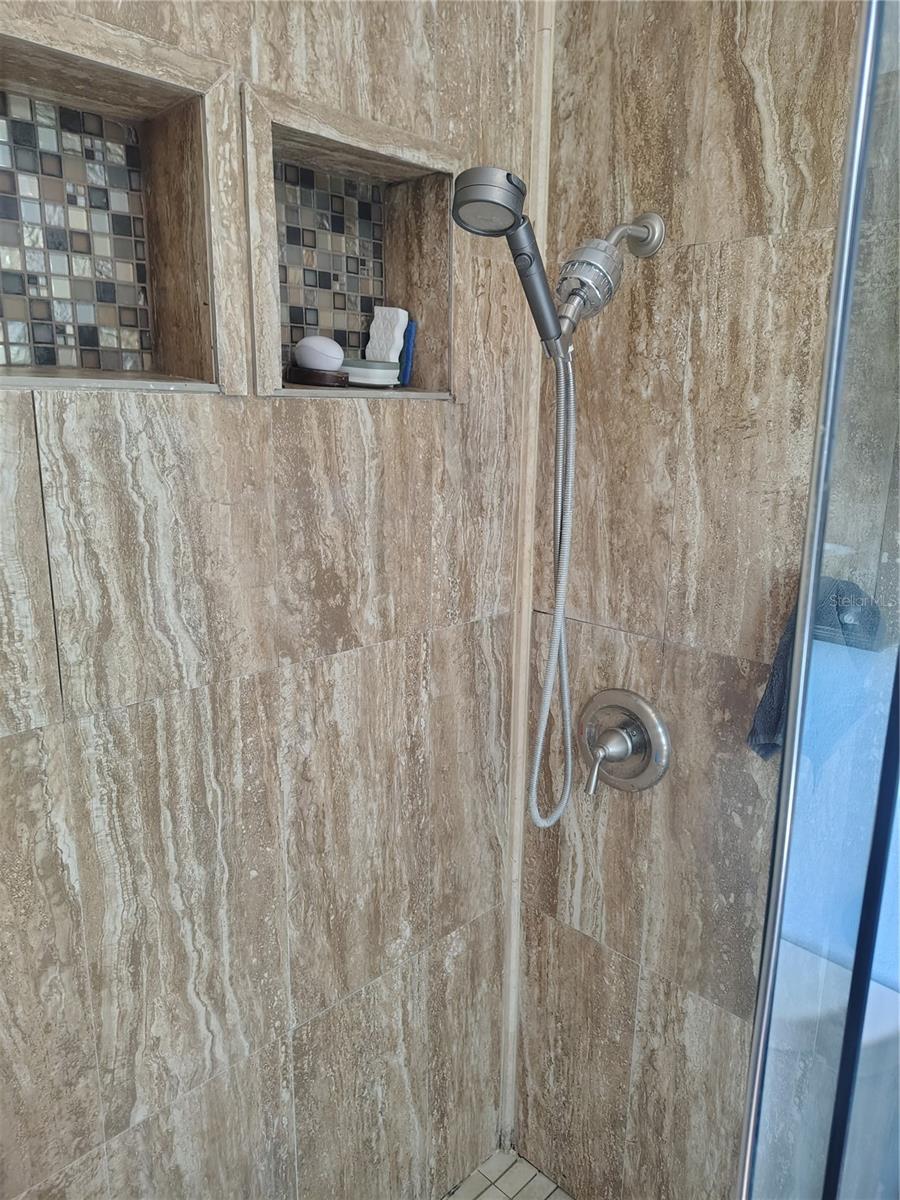 Listing photo id 16 for 5309 Nancy Street