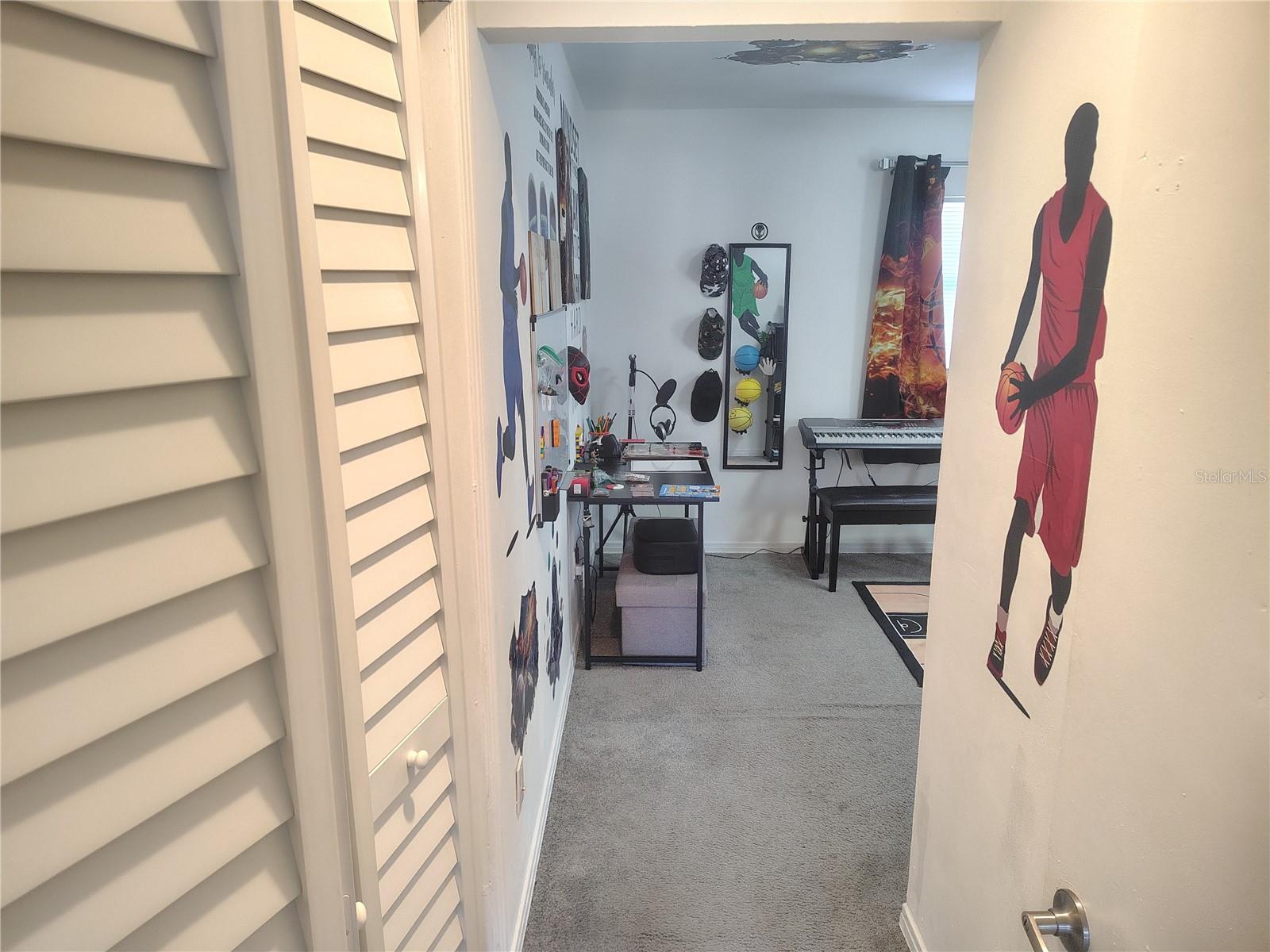 Listing photo id 17 for 5309 Nancy Street