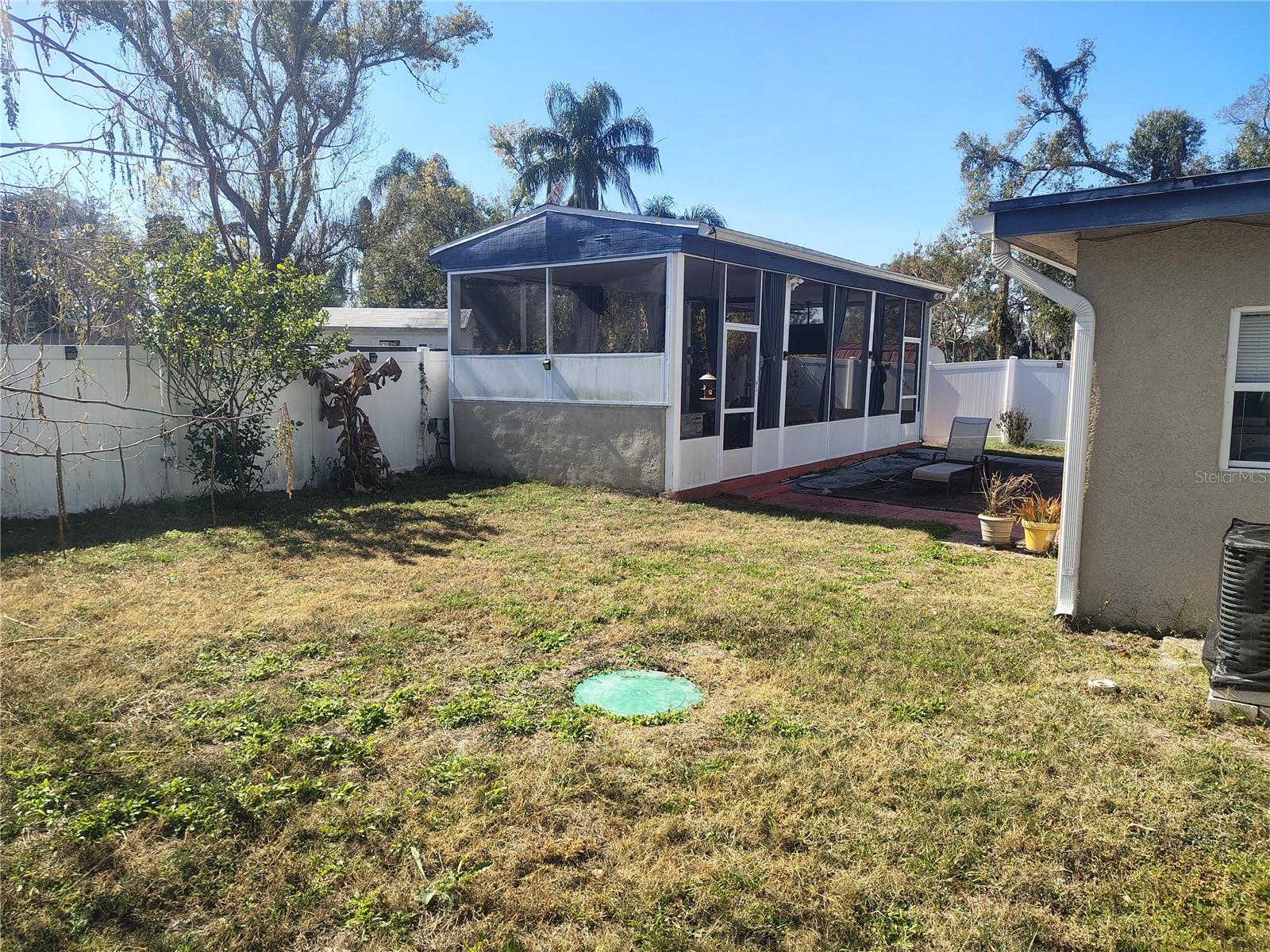 Listing photo id 31 for 5309 Nancy Street