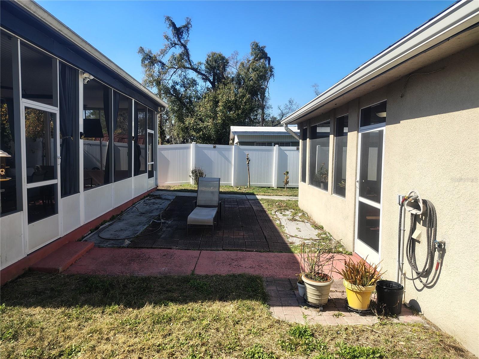 Listing photo id 32 for 5309 Nancy Street