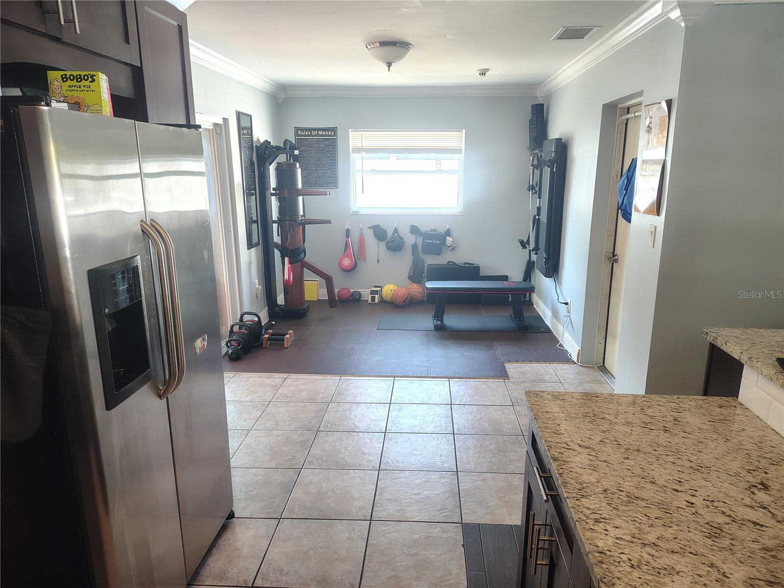 Listing photo id 6 for 5309 Nancy Street