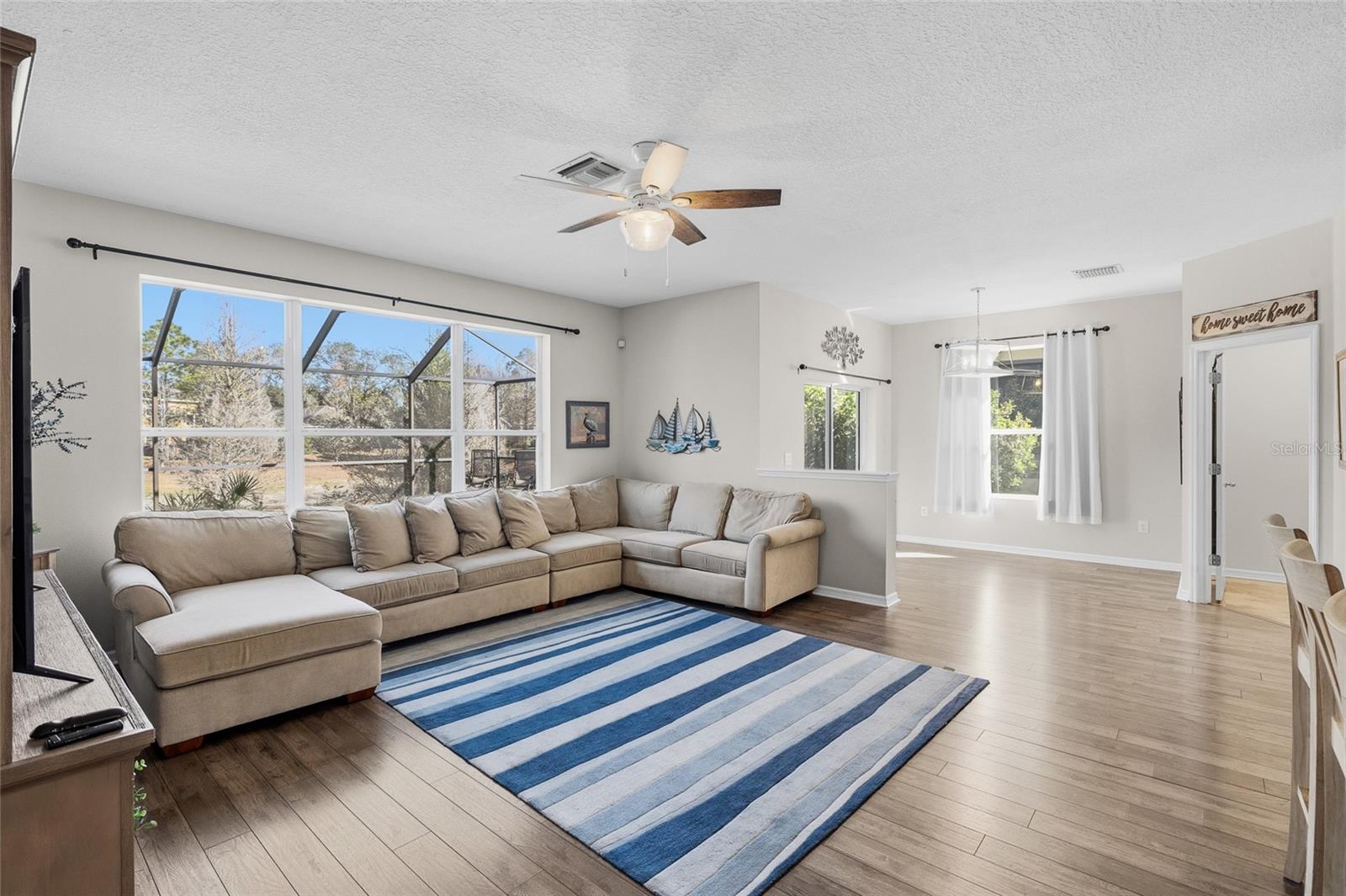 Listing photo id 8 for 15861 Starling Water Drive