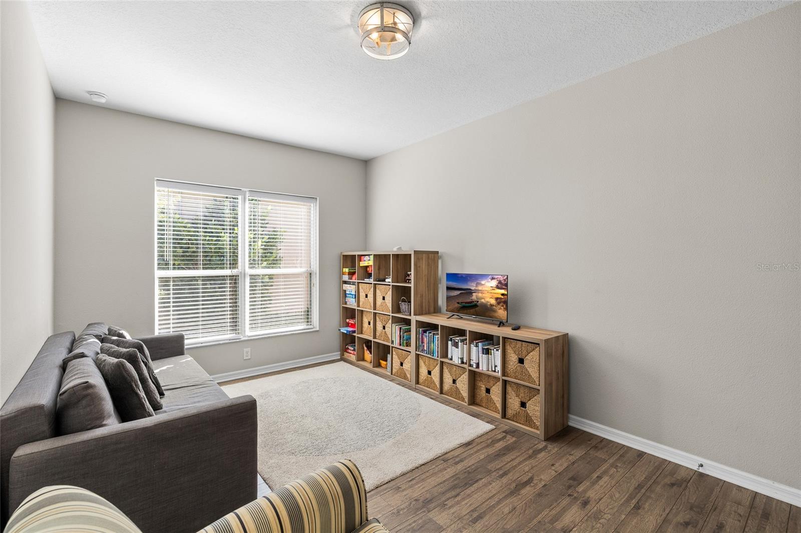 Listing photo id 11 for 15861 Starling Water Drive