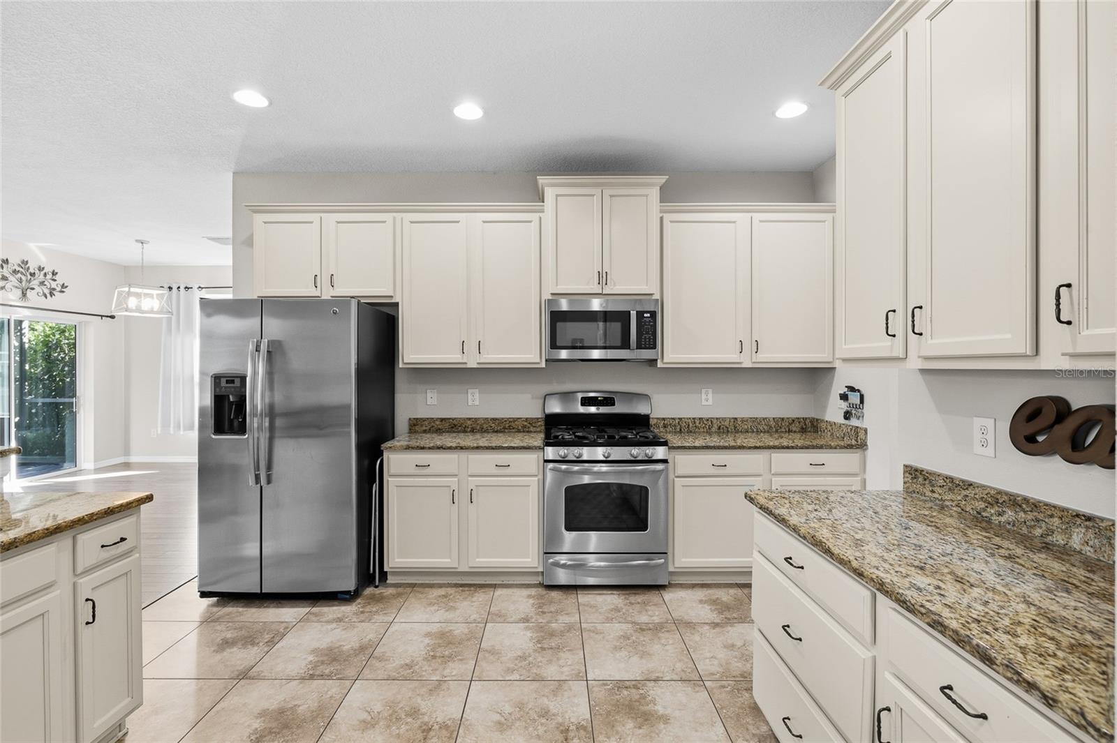 Listing photo id 19 for 15861 Starling Water Drive