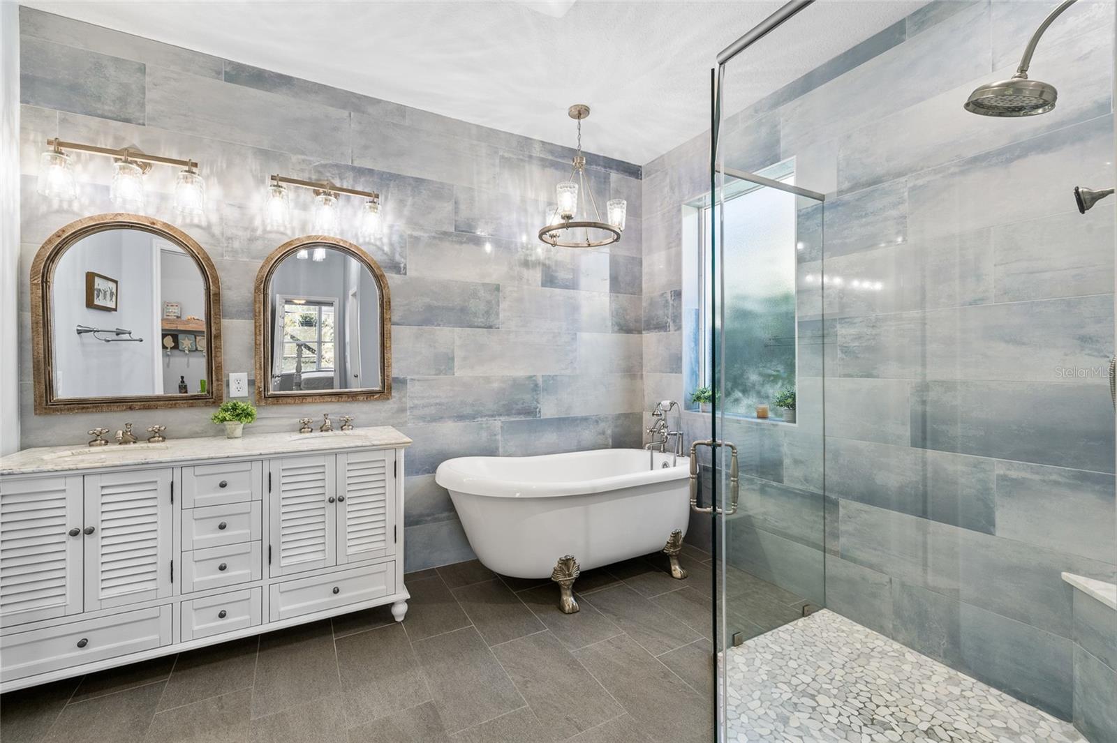 Listing photo id 27 for 15861 Starling Water Drive