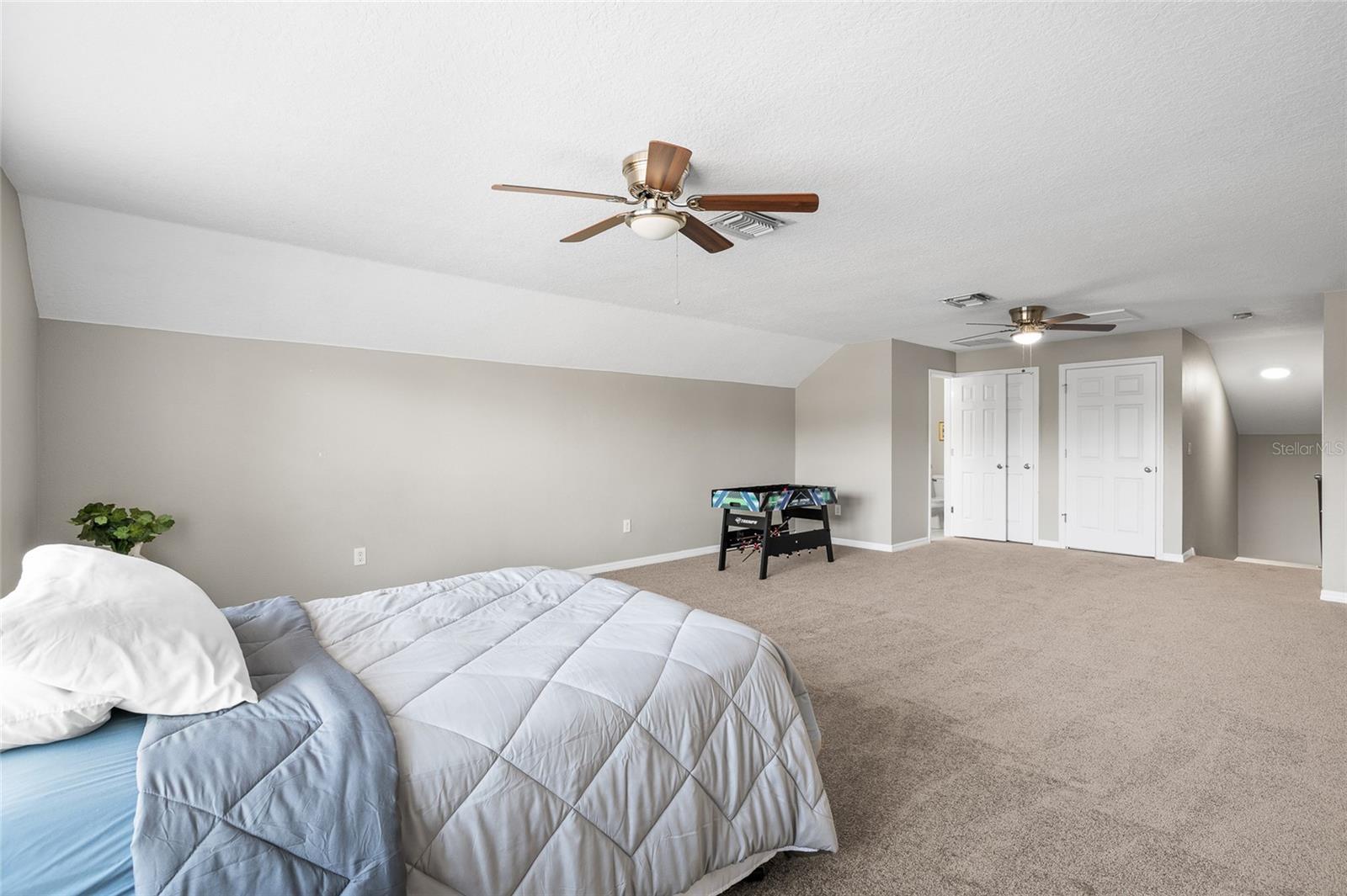 Listing photo id 31 for 15861 Starling Water Drive