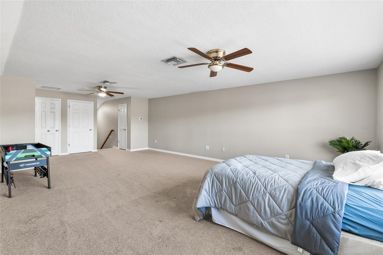 Listing photo id 32 for 15861 Starling Water Drive