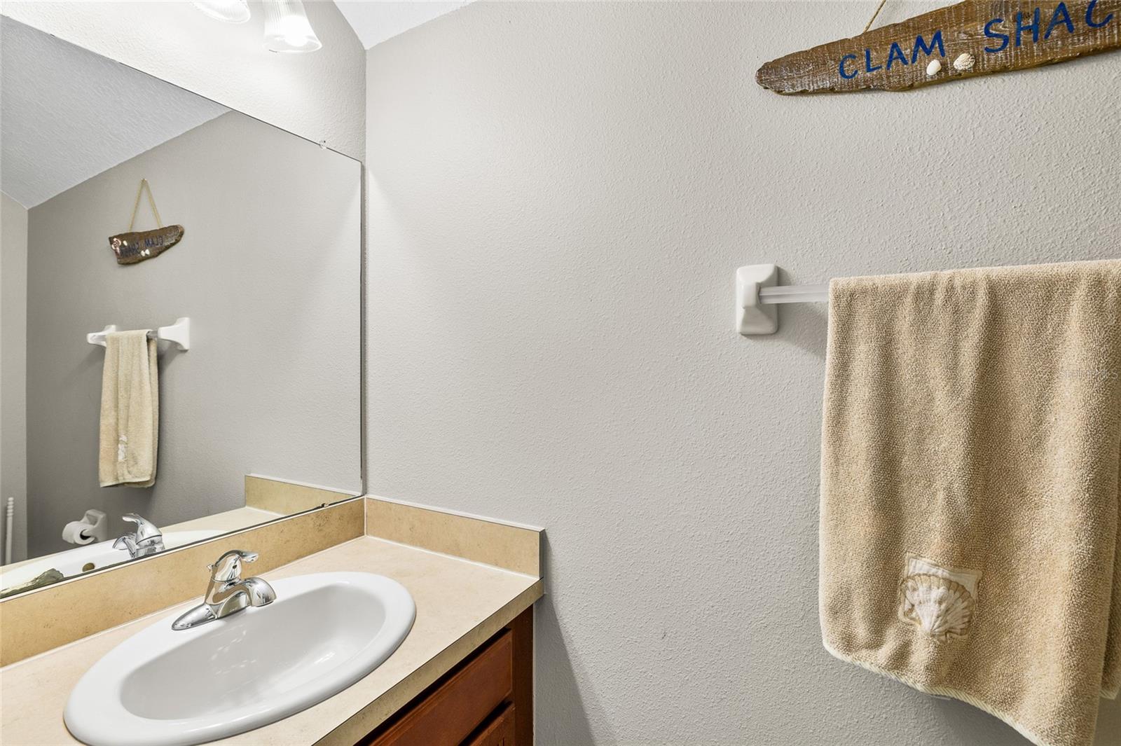 Listing photo id 33 for 15861 Starling Water Drive