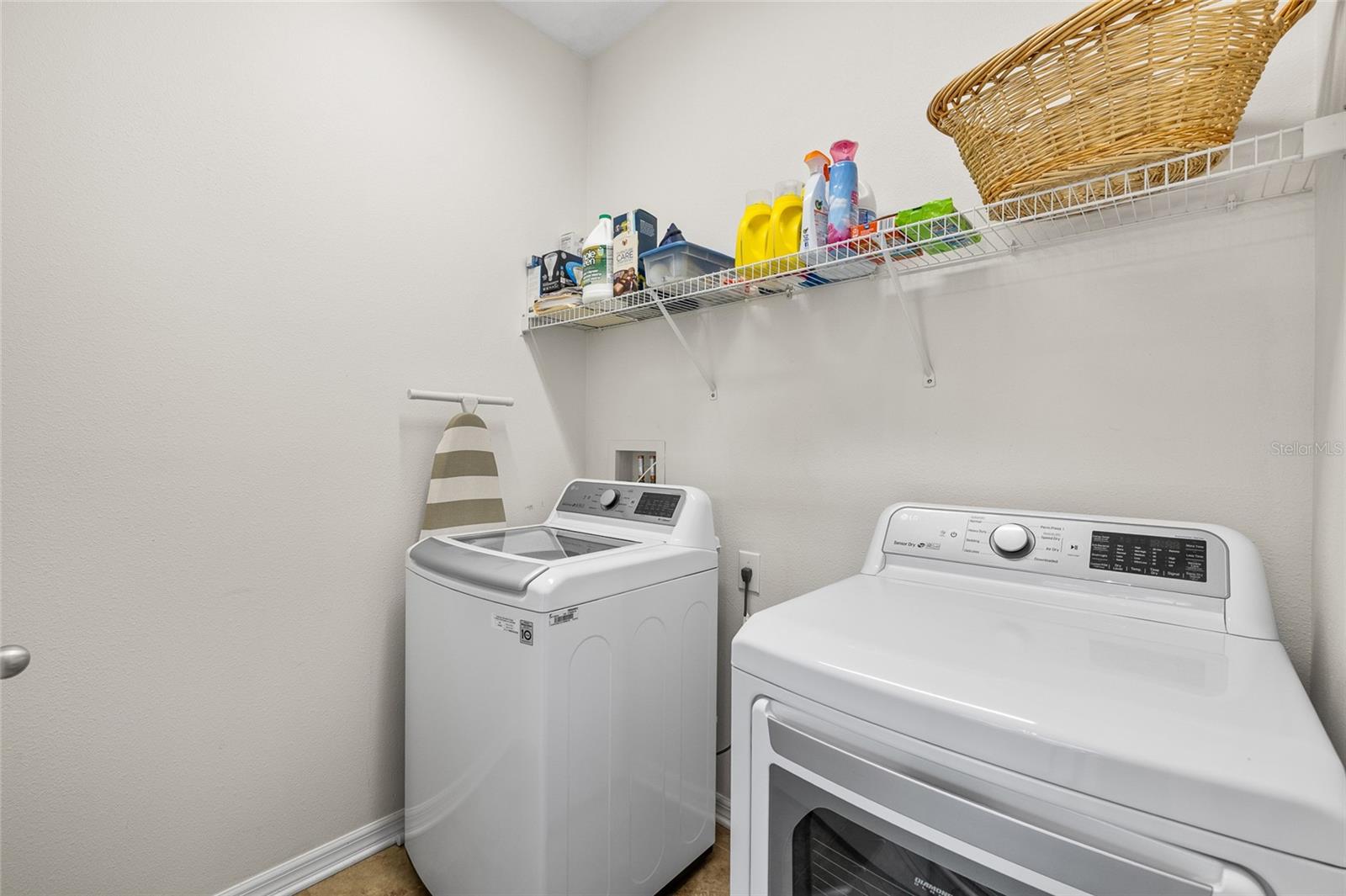 Listing photo id 34 for 15861 Starling Water Drive