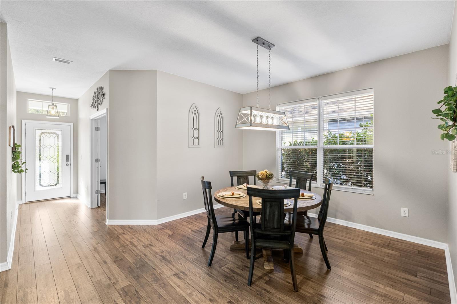 Listing photo id 4 for 15861 Starling Water Drive