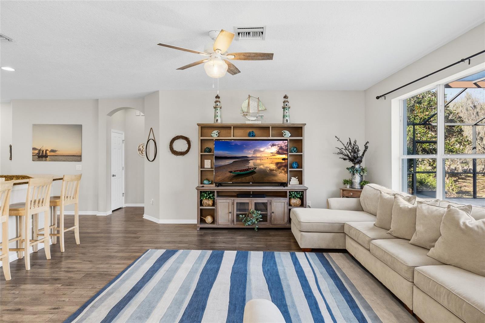 Listing photo id 7 for 15861 Starling Water Drive