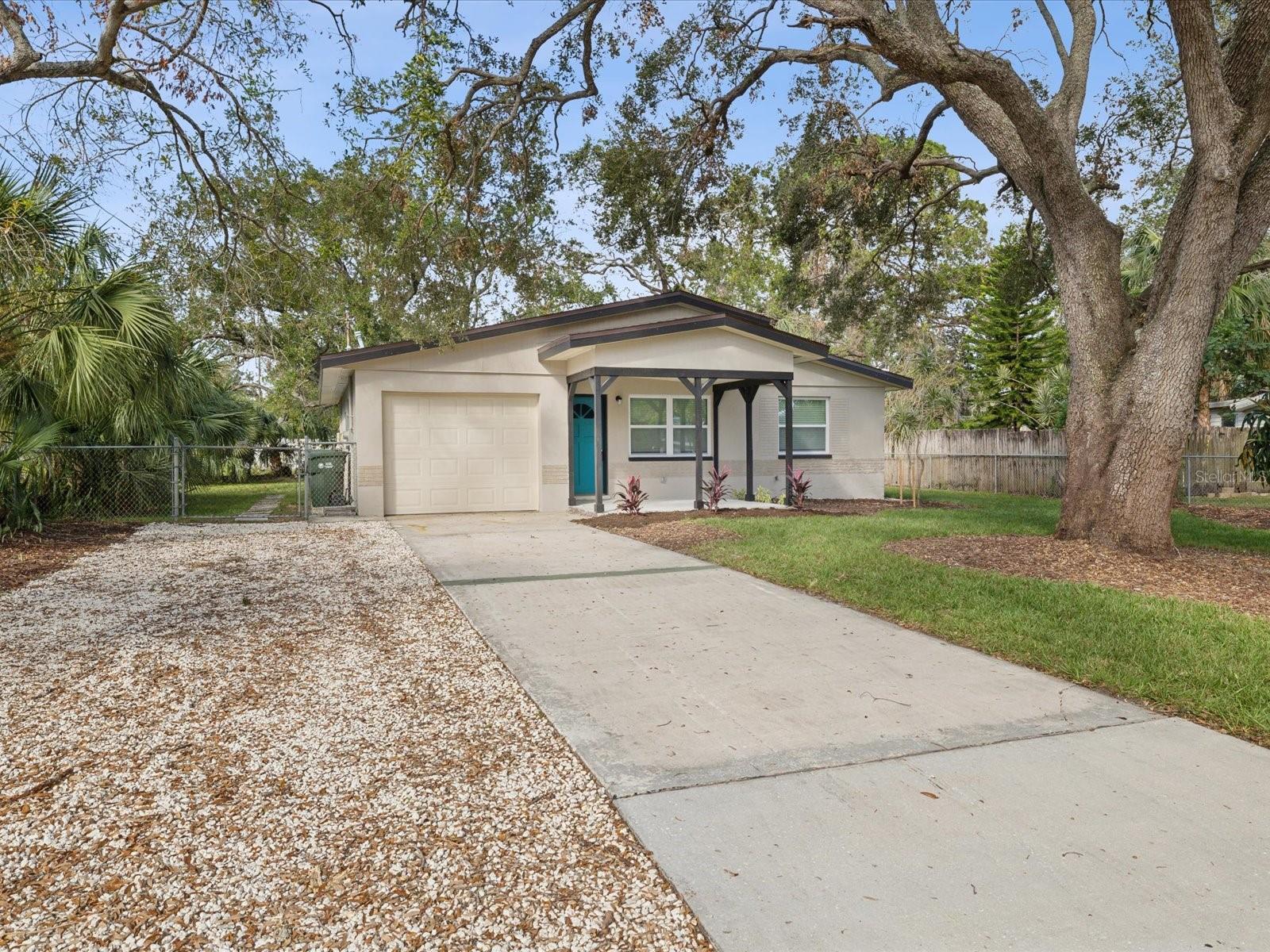 Image 2 of 17 For 404 3rd Avenue Ne