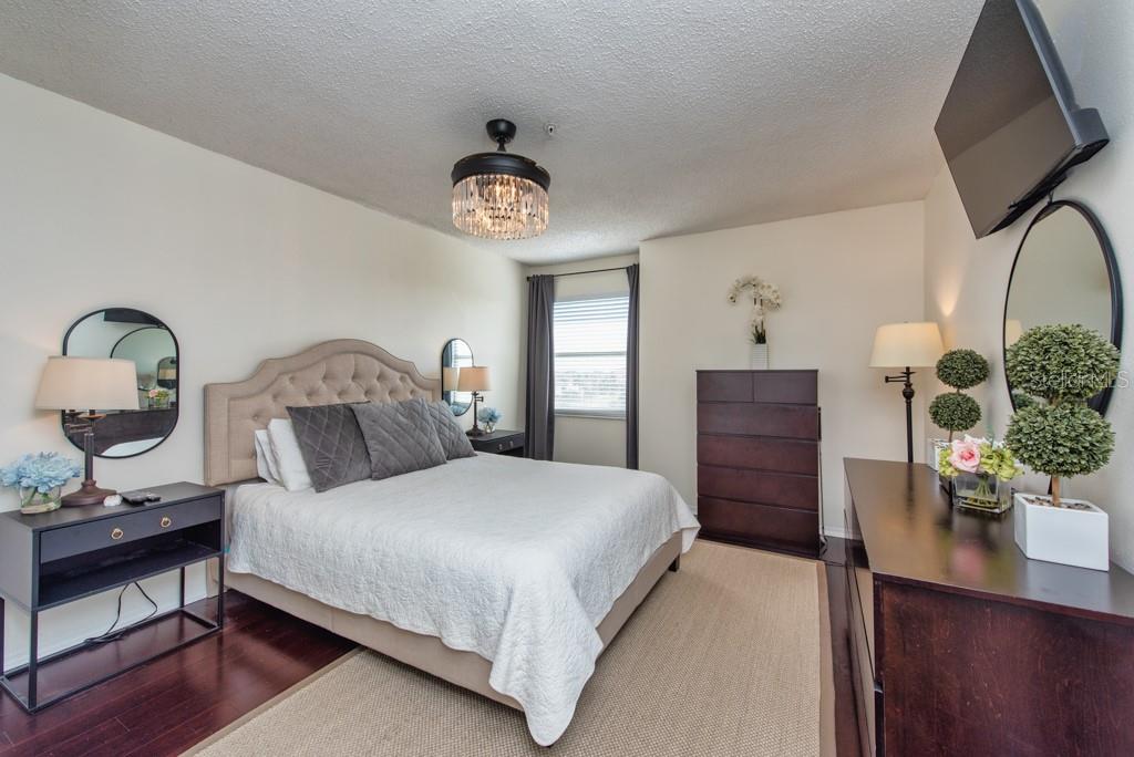 Image 16 of 49 For 2400 Feather Sound Drive 832