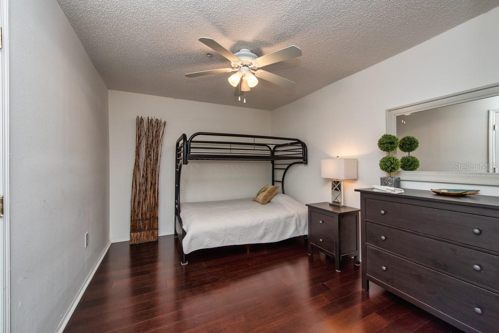 Image 21 of 49 For 2400 Feather Sound Drive 832