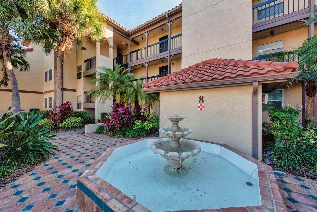 Image 32 of 49 For 2400 Feather Sound Drive 832