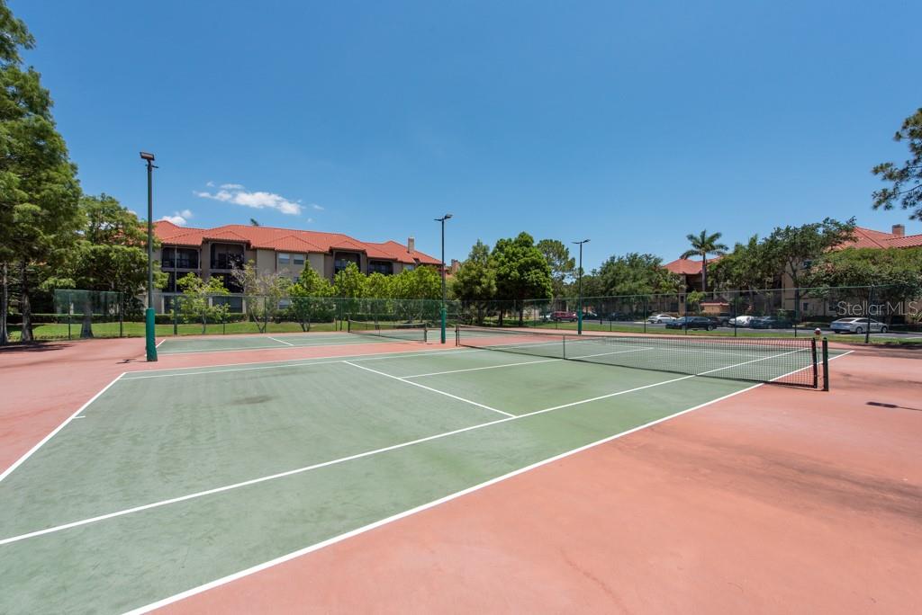 Image 44 of 49 For 2400 Feather Sound Drive 832